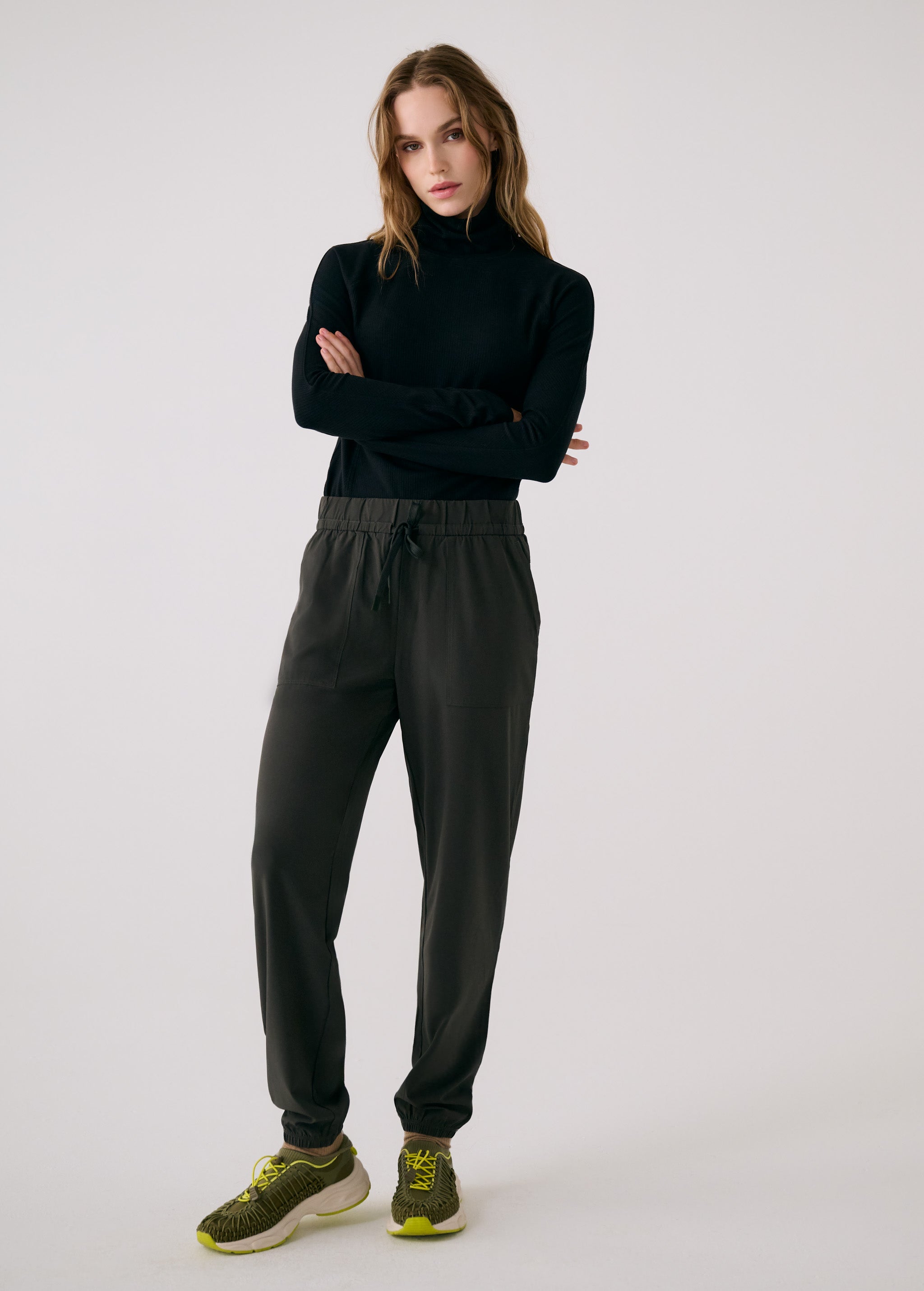 Lolë Olivie Light Jogger in olive — the Olivie Jogger is your go-anywhere take on comfort