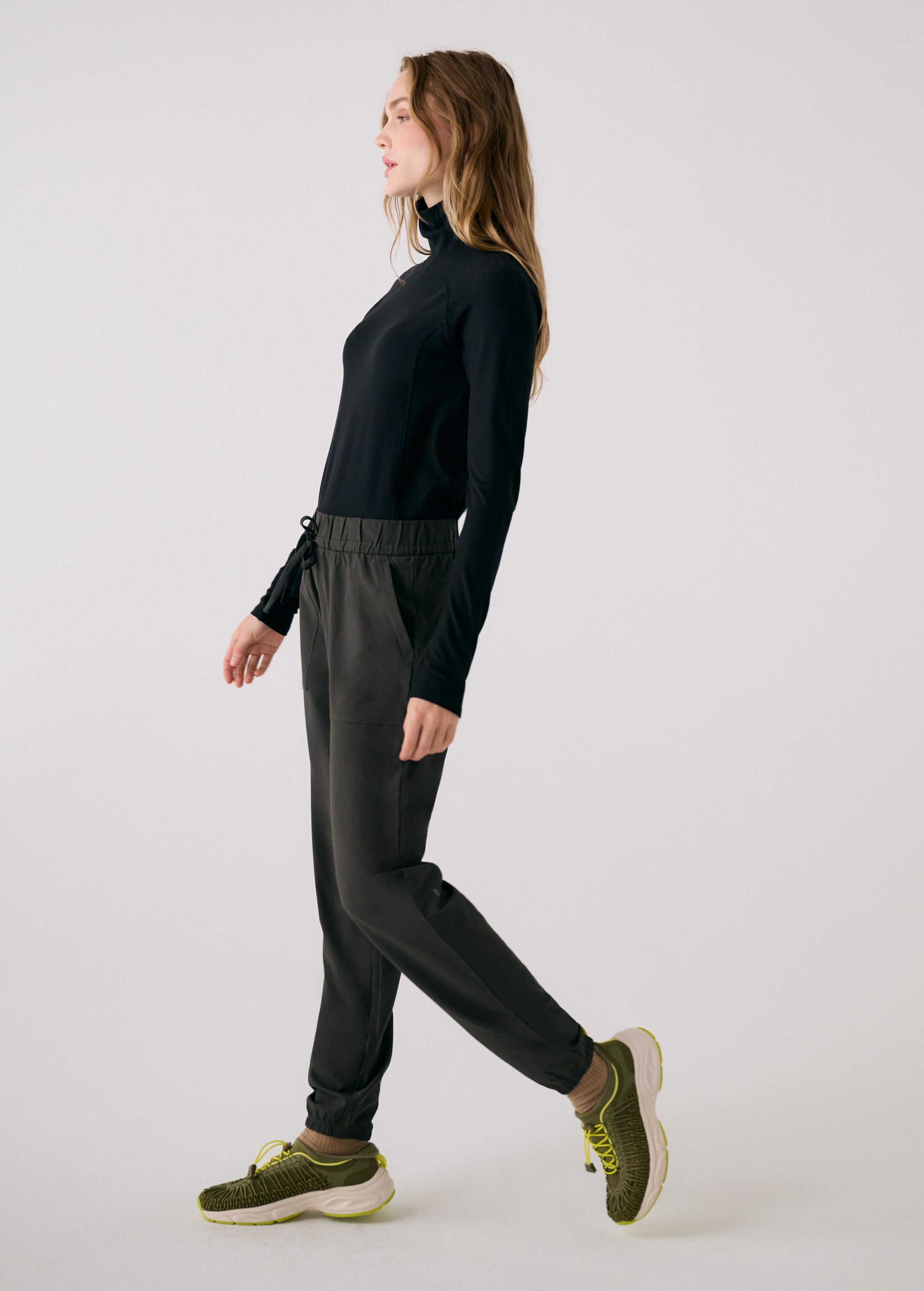 Lolë Olivie Light Jogger in olive — the Olivie Jogger is your go-anywhere take on comfort