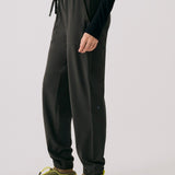 Lolë Olivie Light Jogger in olive — the Olivie Jogger is your go-anywhere take on comfort