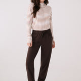 Lolë Olivie Light Jogger in Java dark brown — the Olivie Jogger is your go-anywhere take on comfort