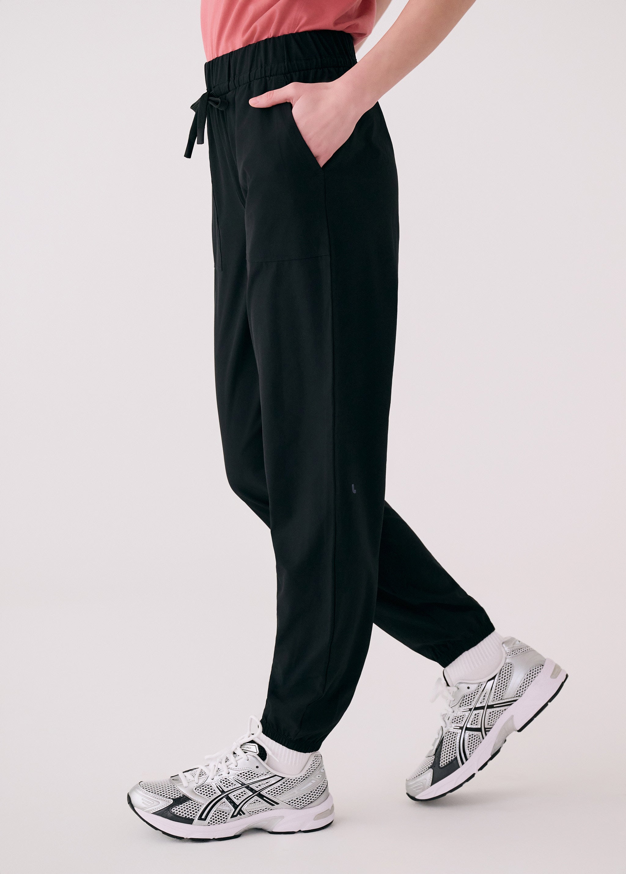 Lolë Olivie Light Jogger in black — the Olivie Jogger is your go-anywhere take on comfort