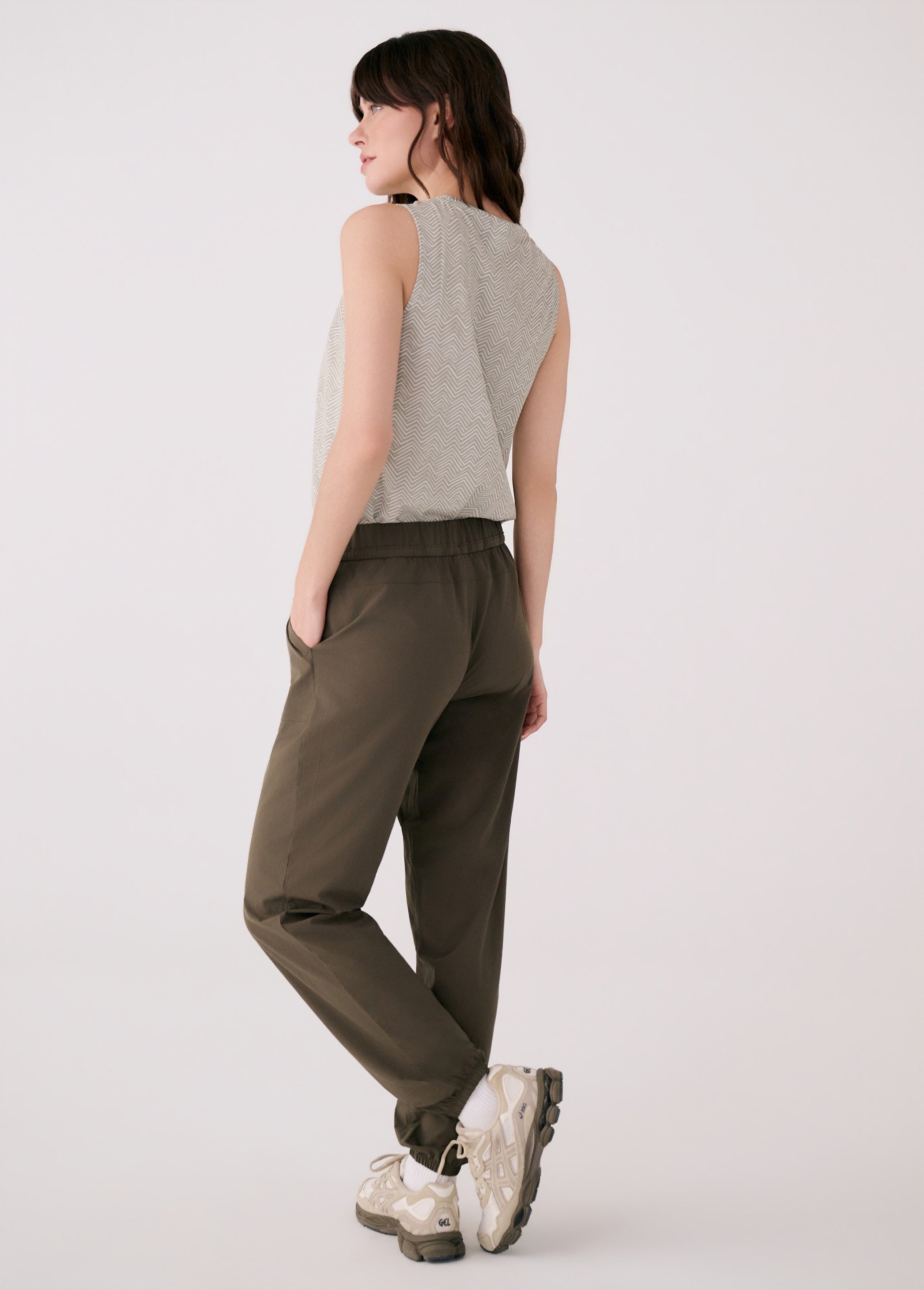 Lolë Olivie Light Jogger in Moss olive green — the Olivie Jogger is your go-anywhere take on comfort