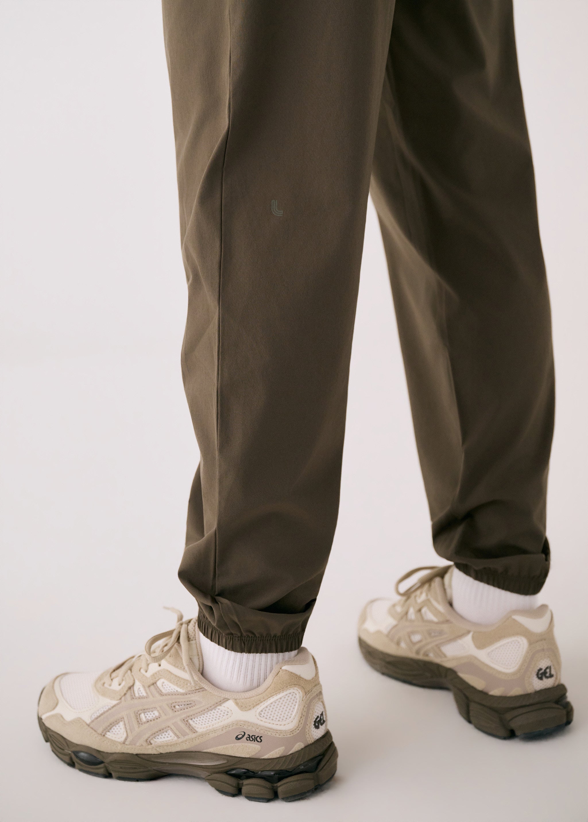 Lolë Olivie Light Jogger in Moss olive green — the Olivie Jogger is your go-anywhere take on comfort