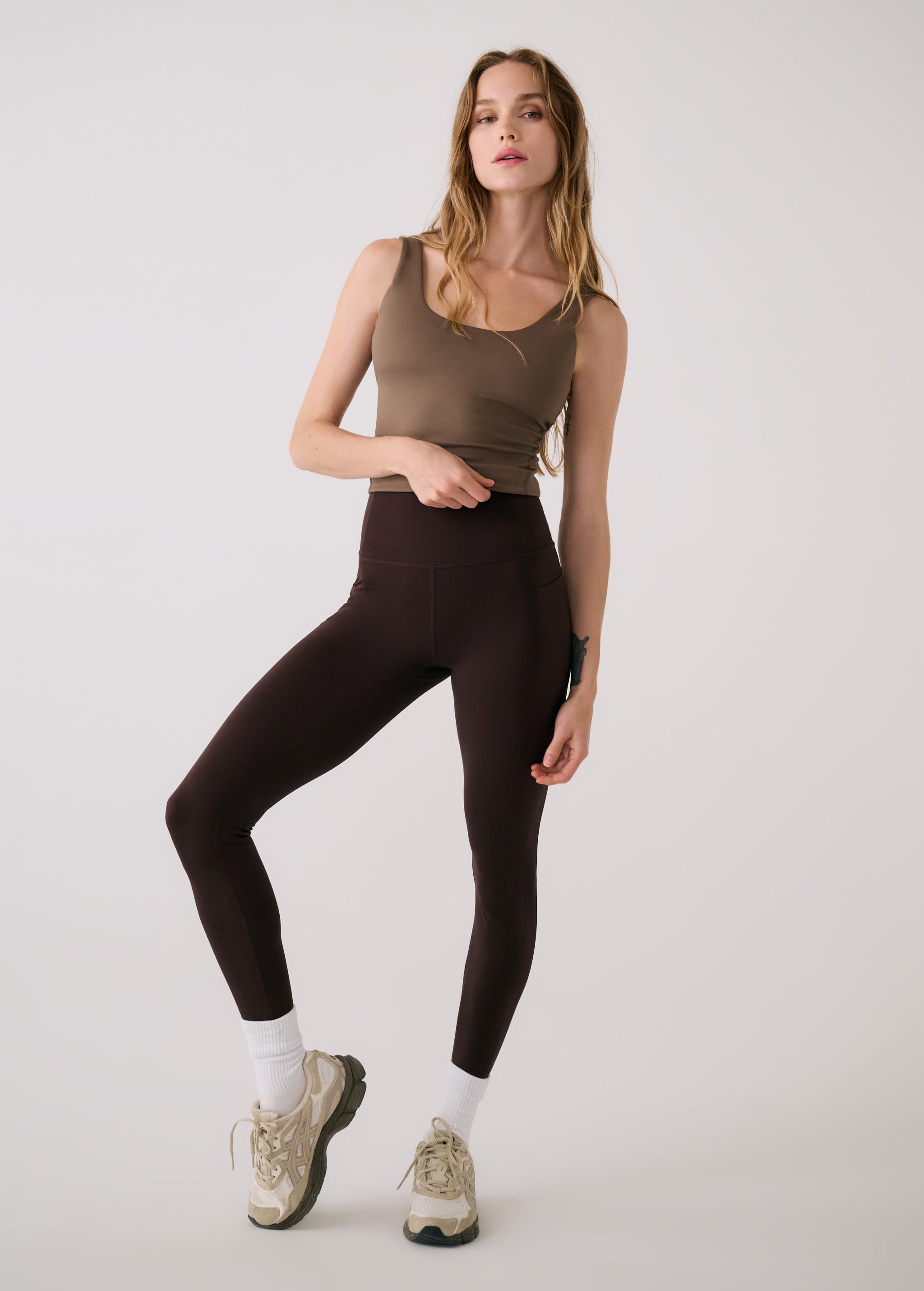 Lolë Step Up Ankle Leggings in Java dark brown