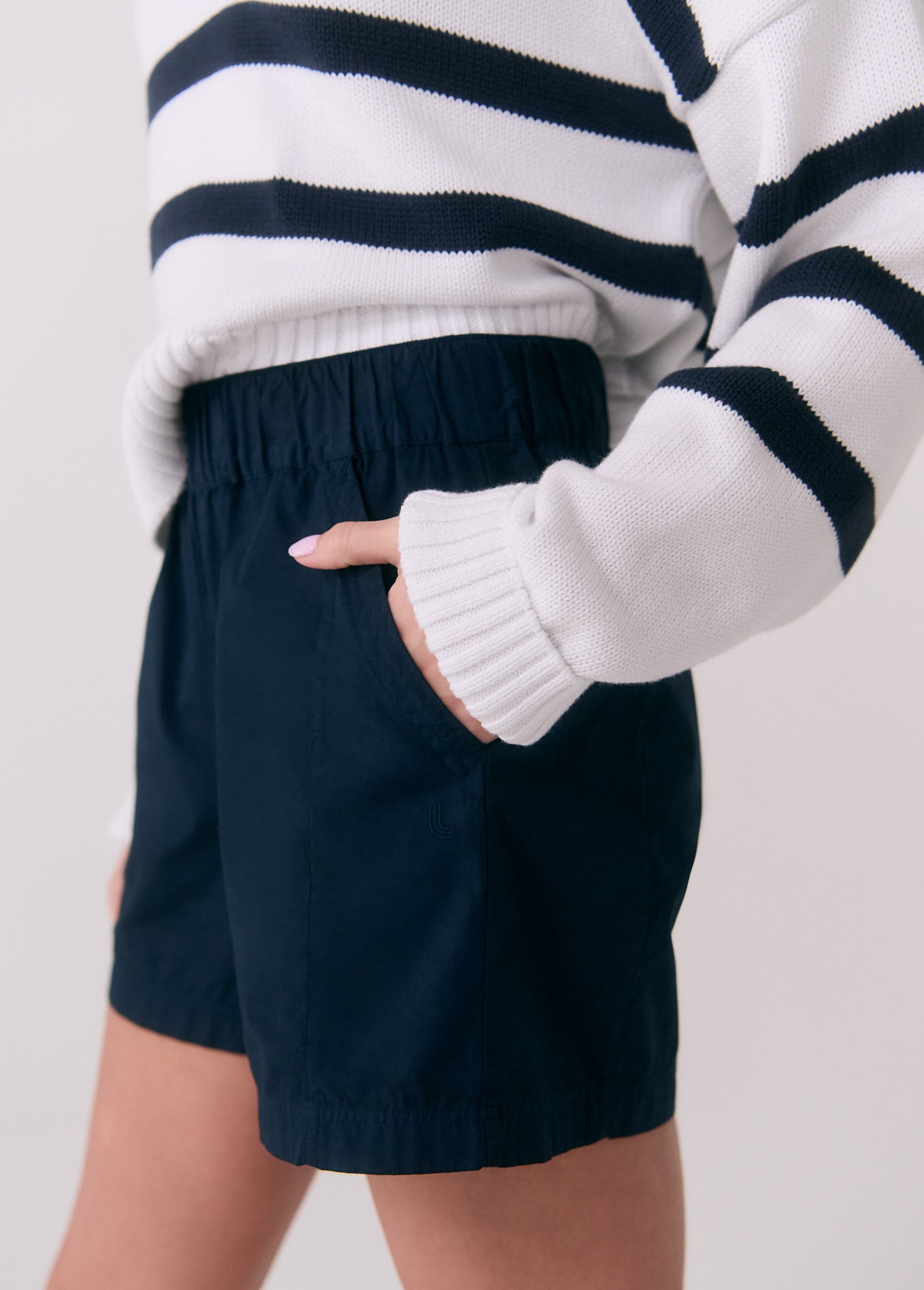 Lolë Cruise Shorts in Outerspace navy