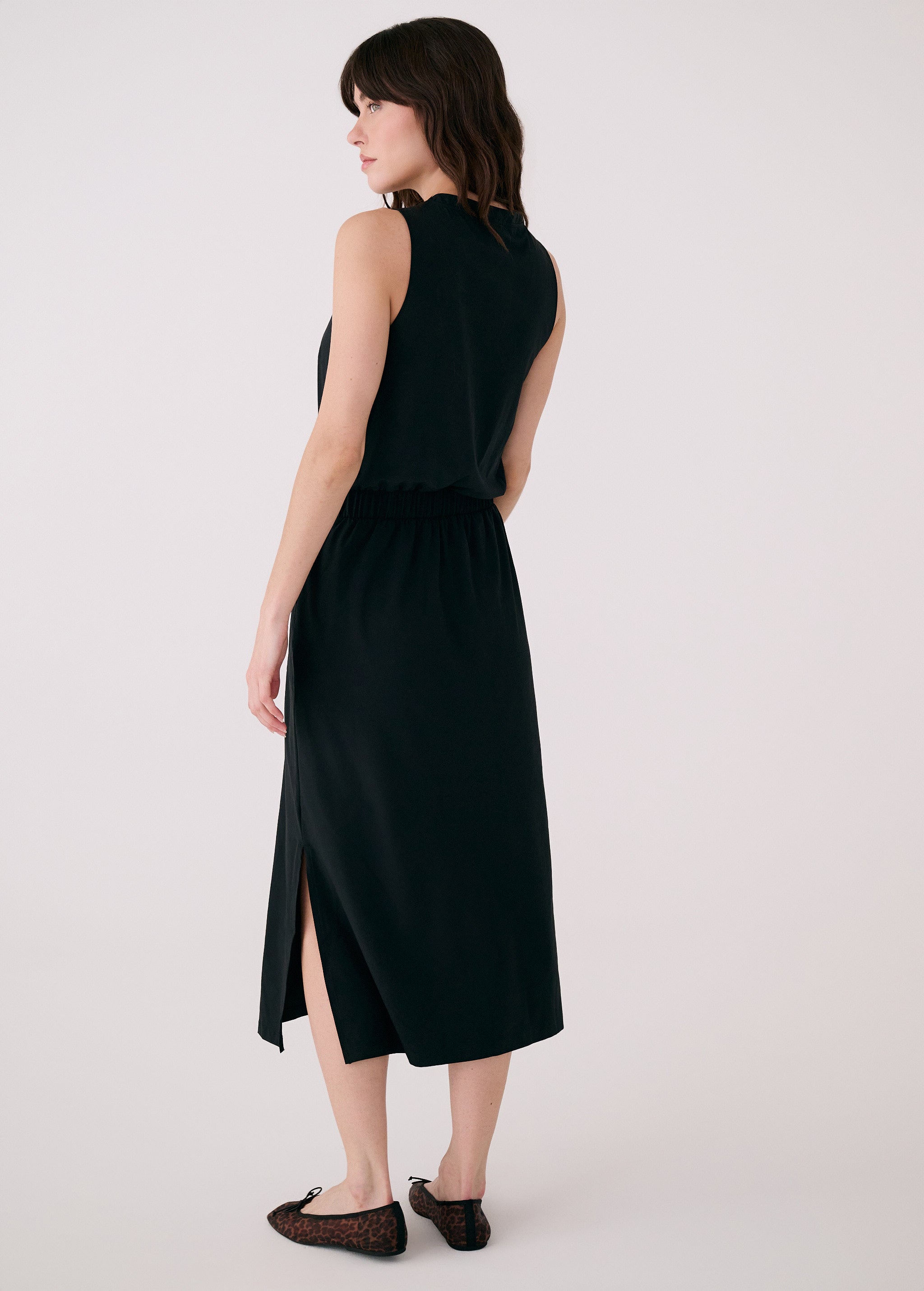 Lolë Olivie Midi Dress in black
