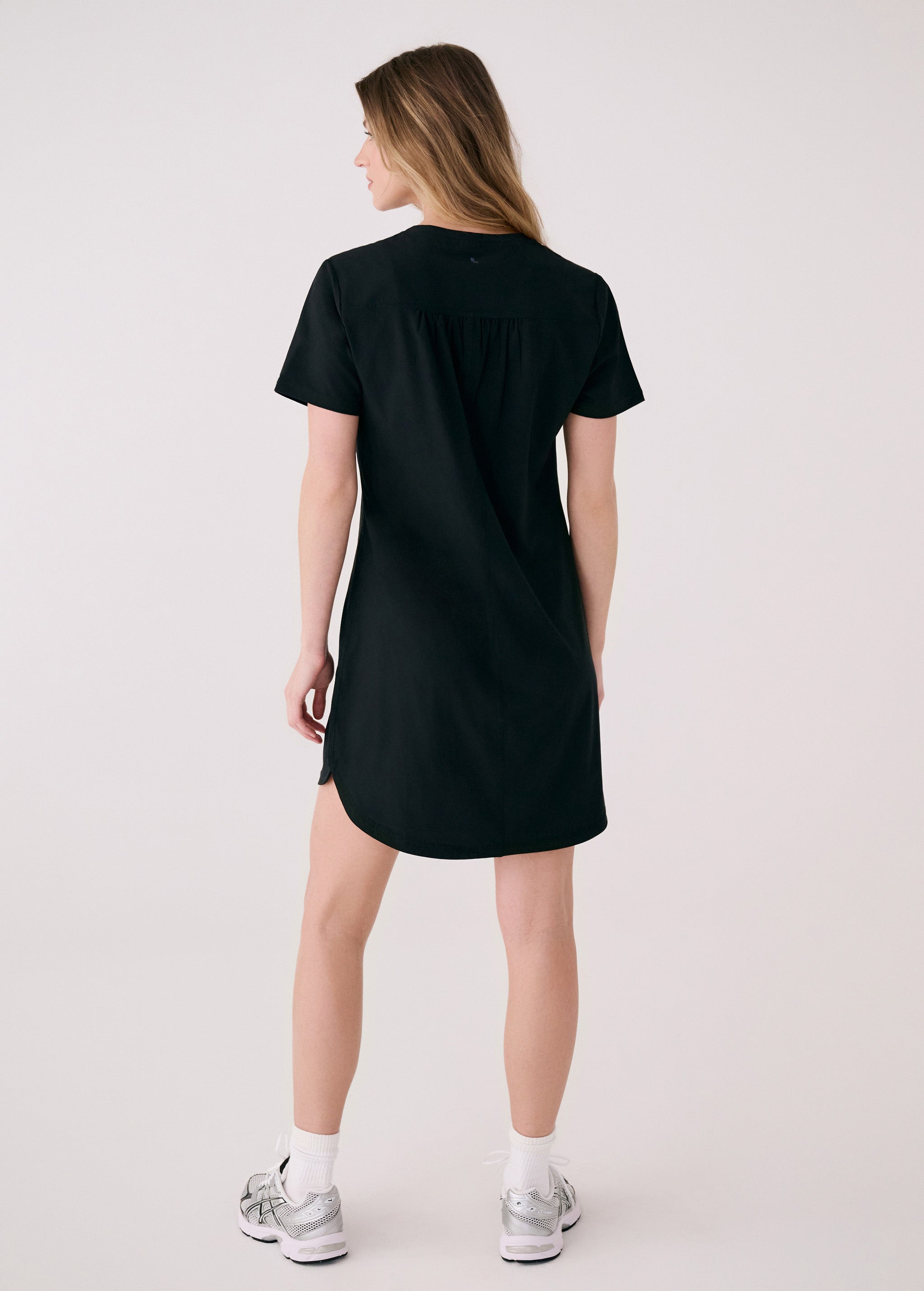 Lolë Olivie V Neck Dress in black
