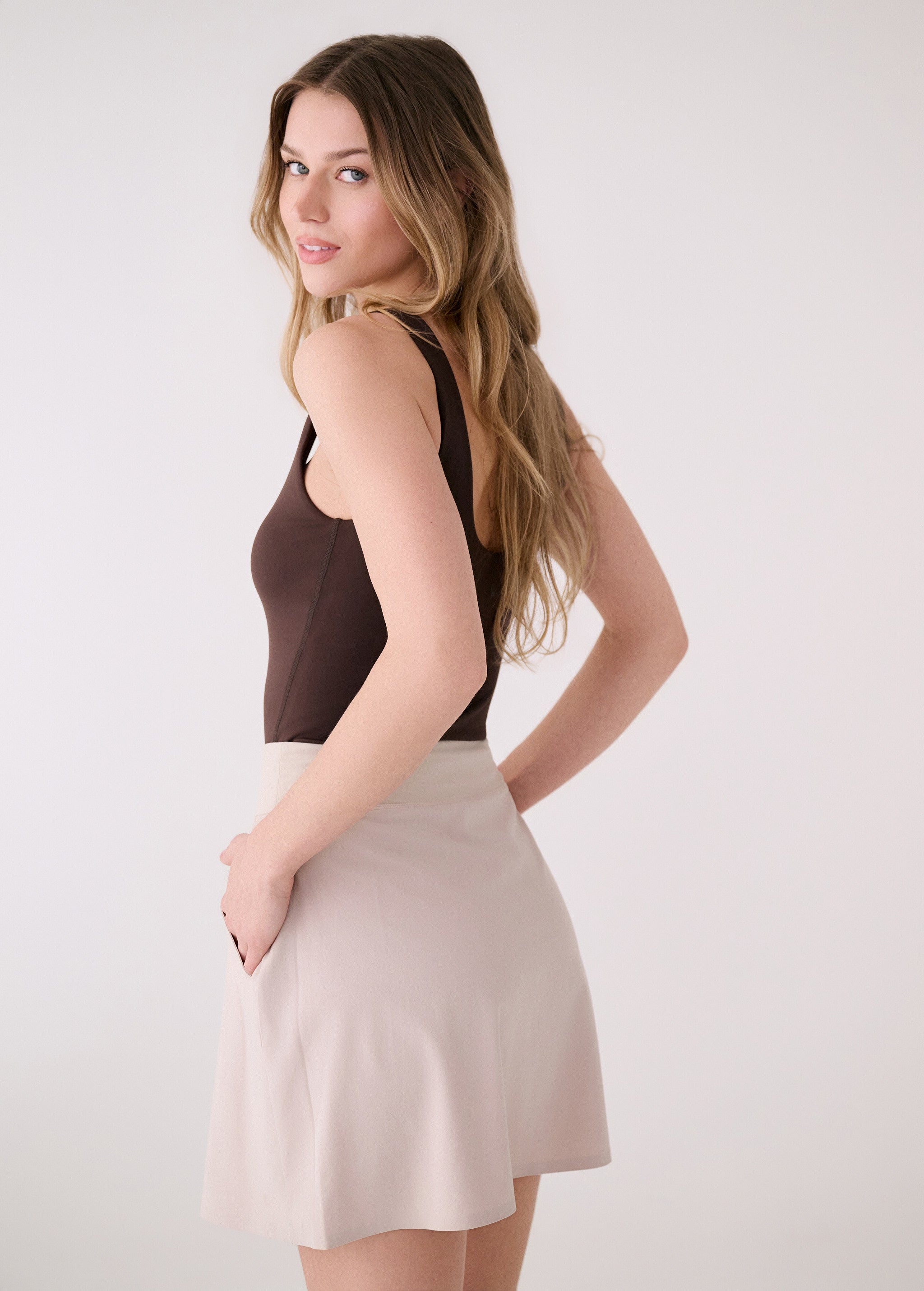 Lolë Olivie Skort in Abalone pale greige