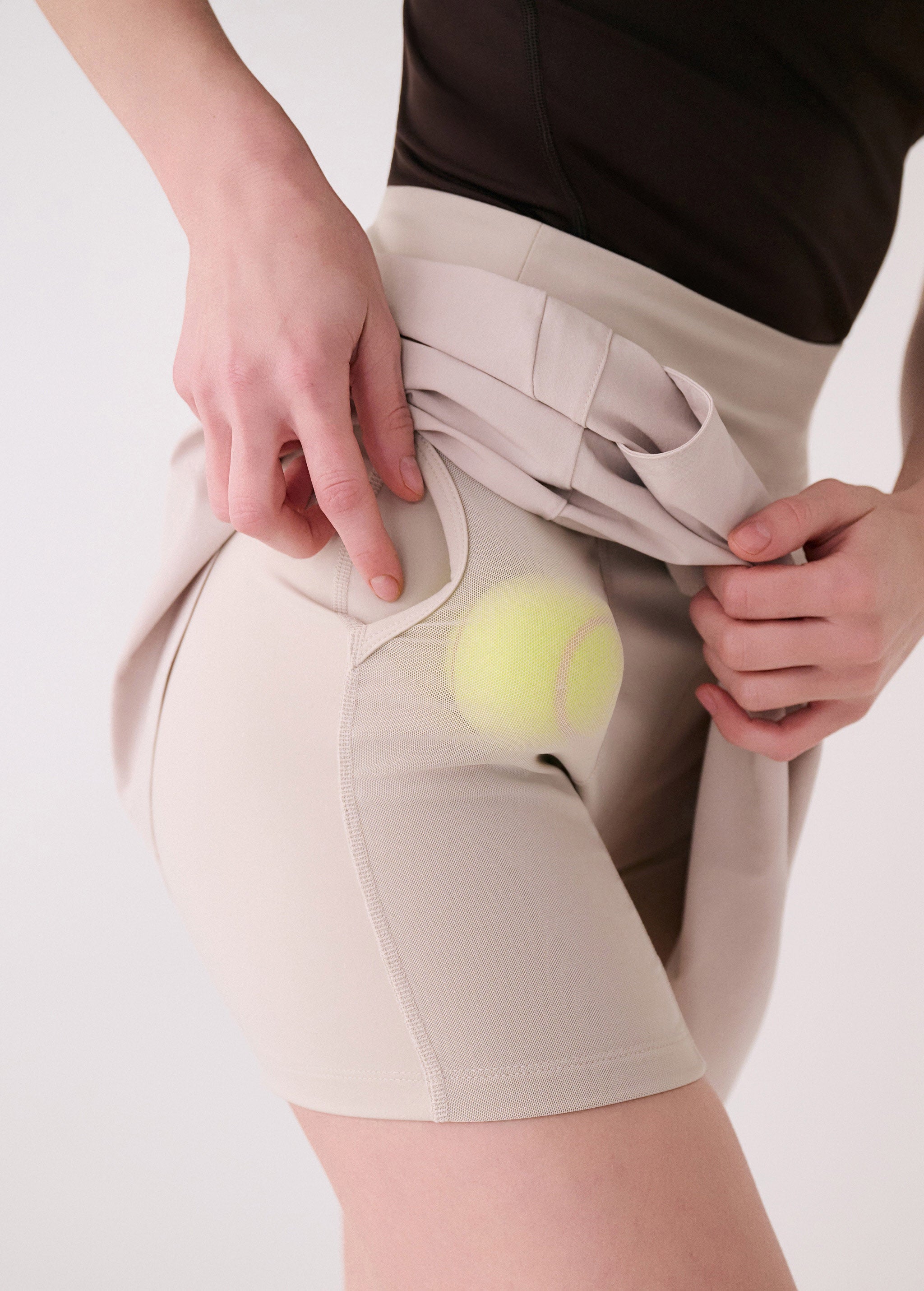 Lolë Olivie Skort in Abalone pale greige