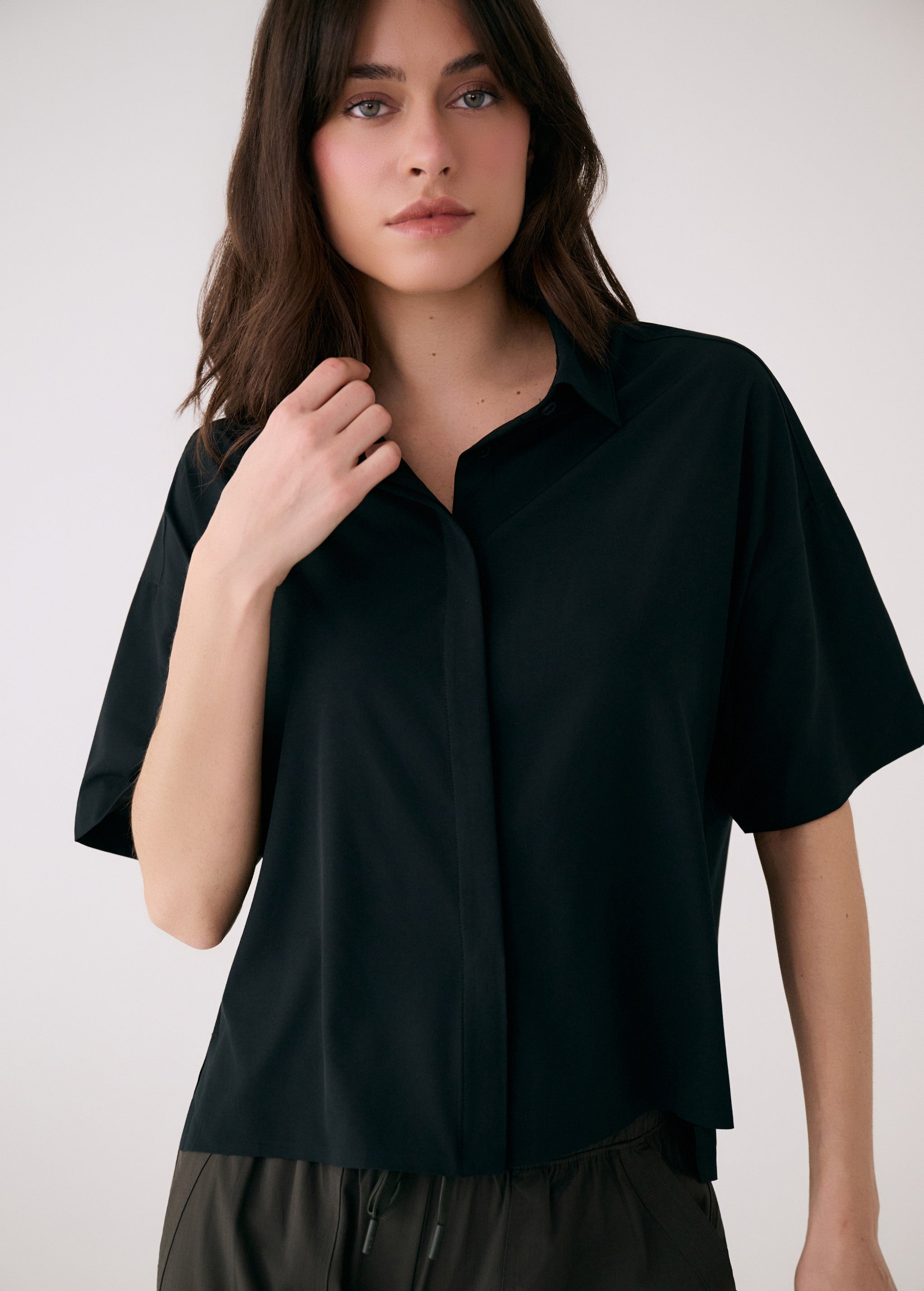 Lolë Olivie Shirt in black
