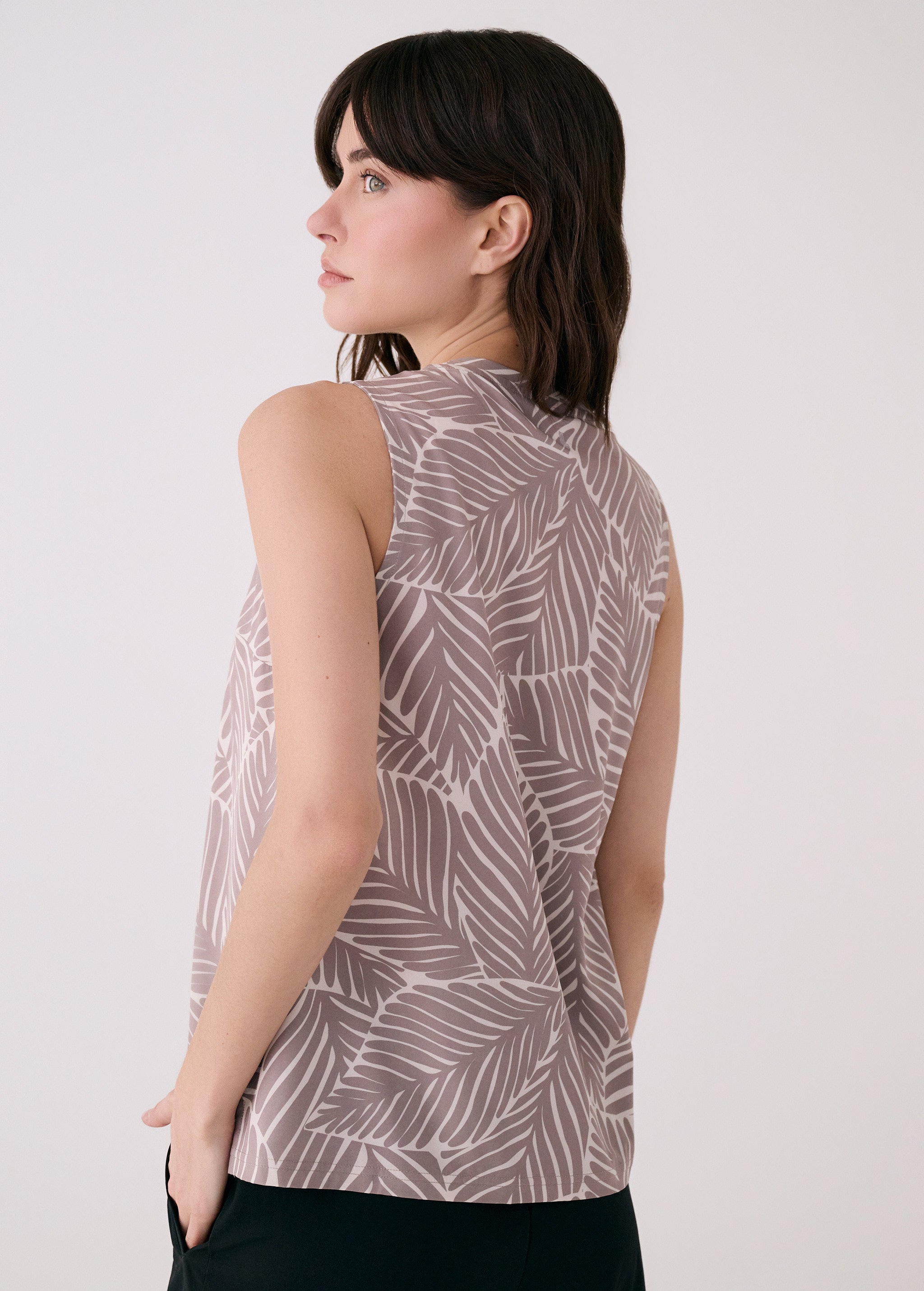 Lolë Olivie Tank in taupe leaf print