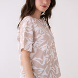Lolë Olivie Short Sleeve in beige floral print