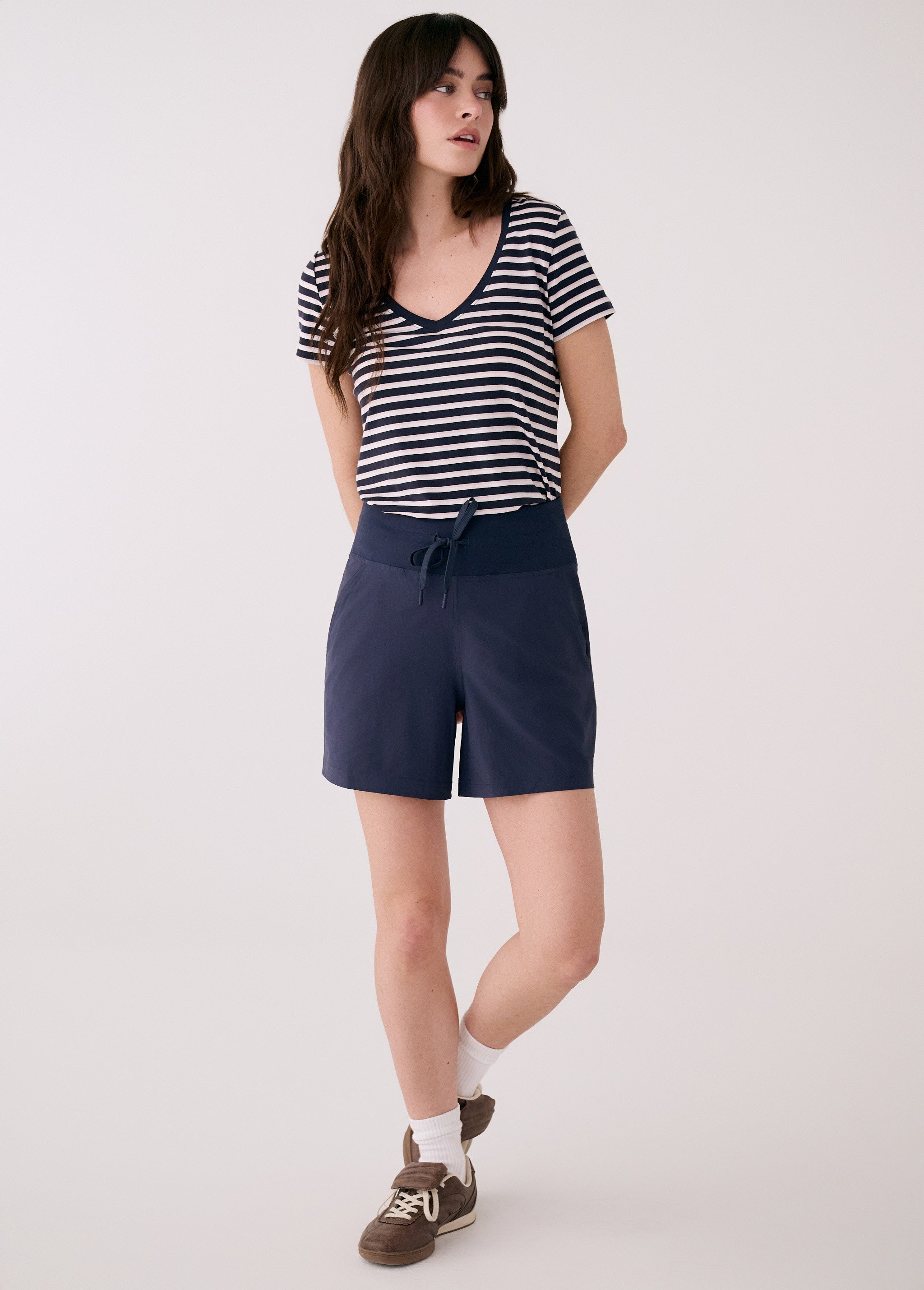 Lolë Sofia Shorts in Outerspace navy