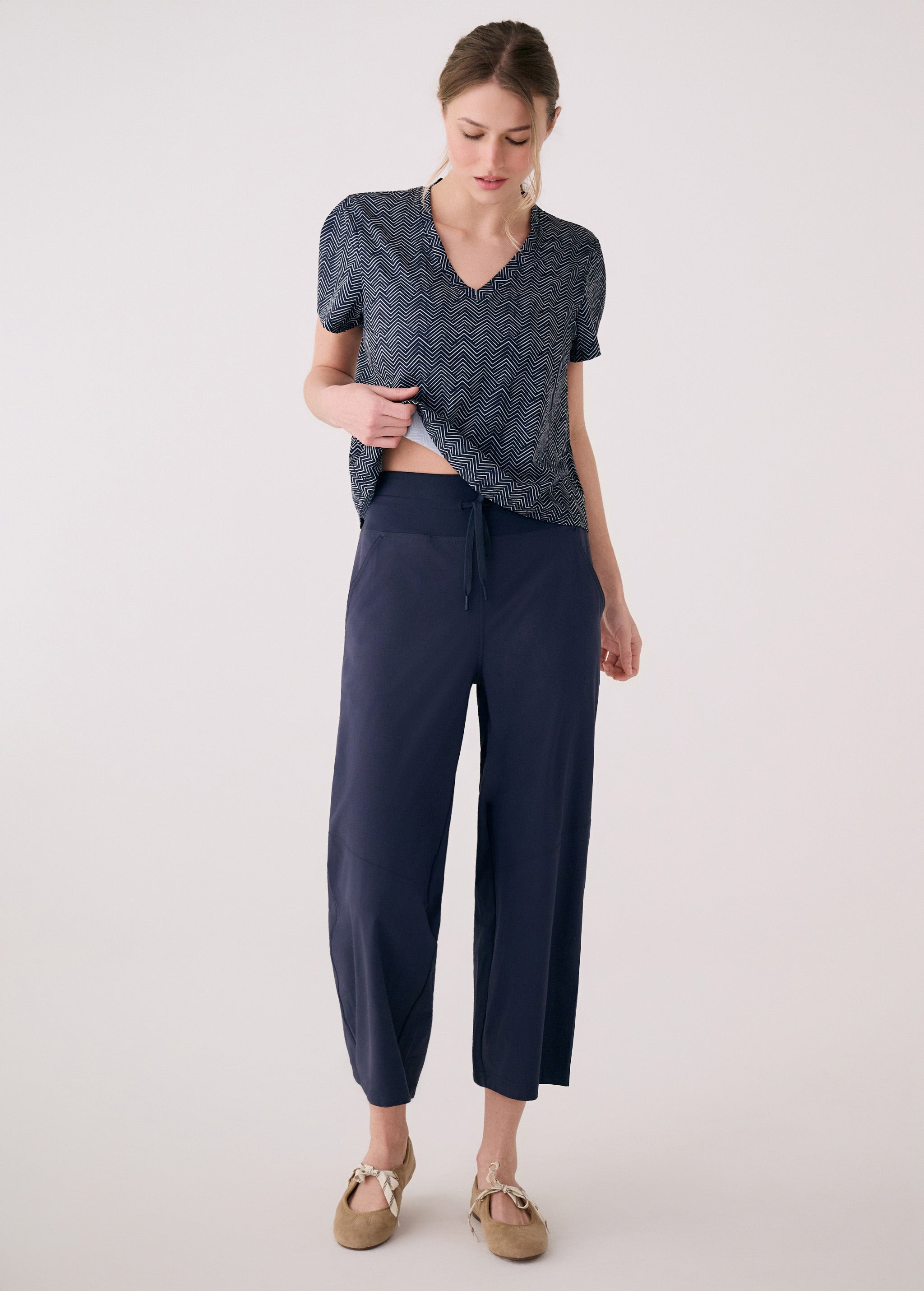 Lolë Sofia Crop Pant in Outerspace navy