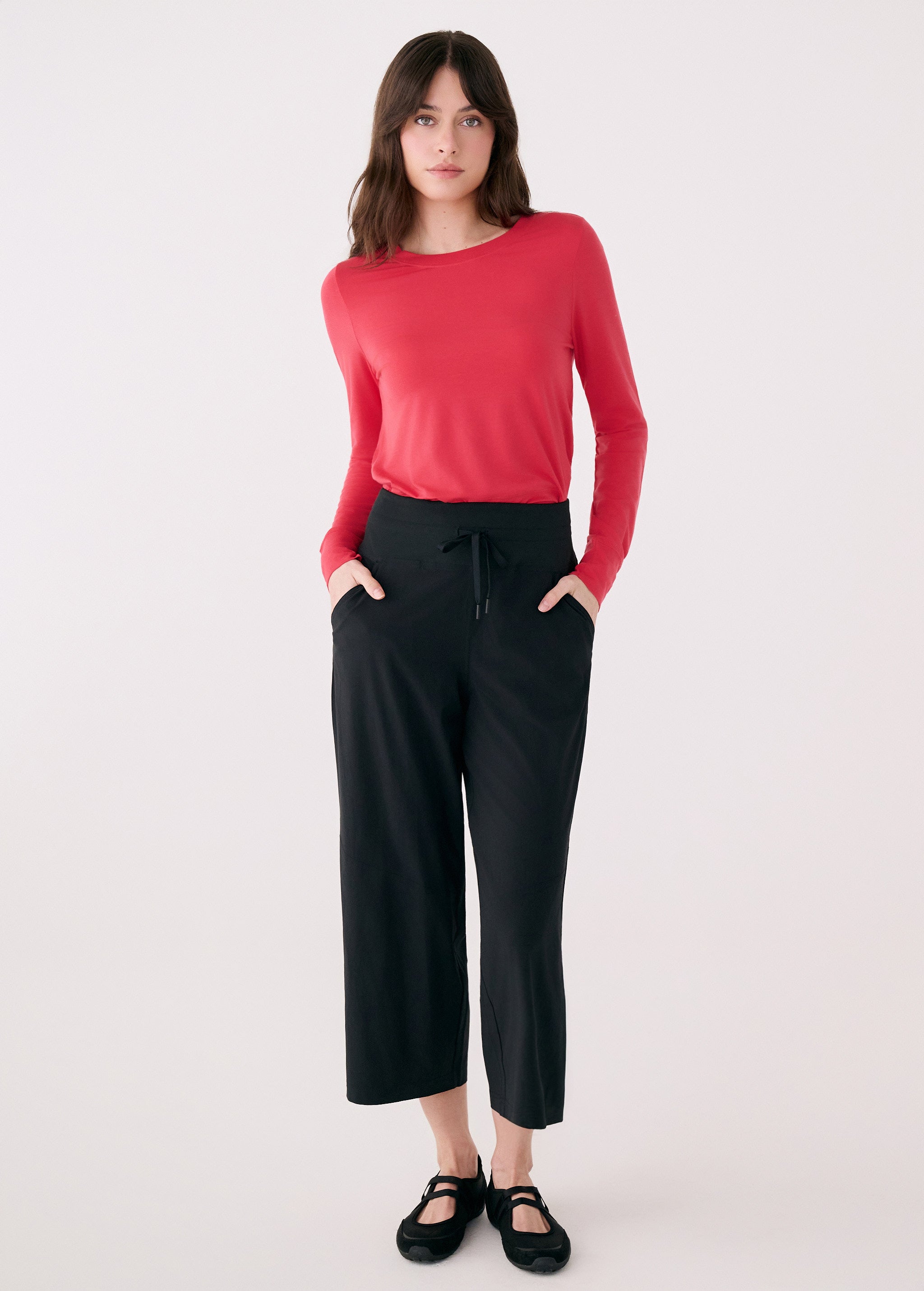 Lolë Sofia Crop Pant in black