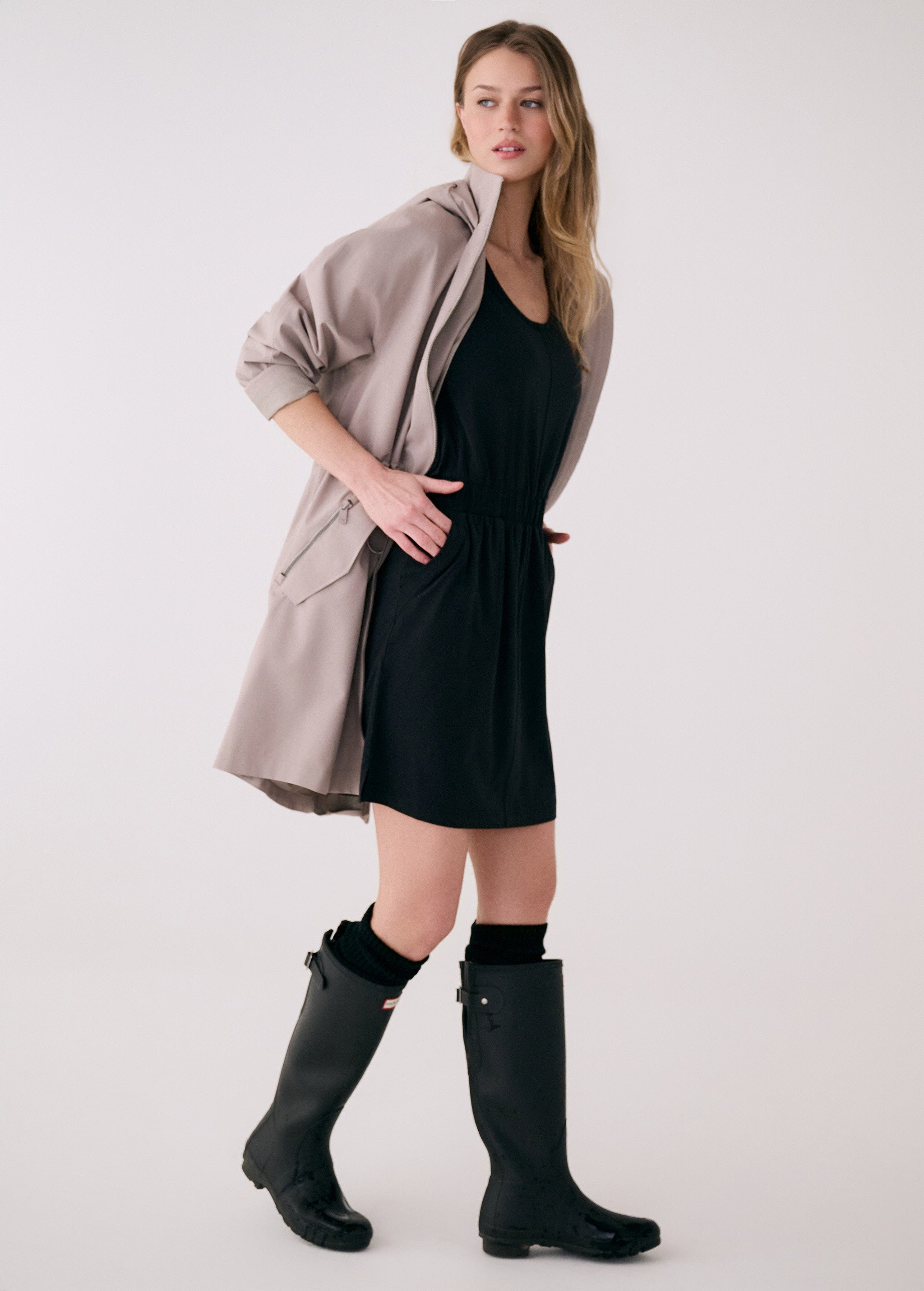 Lolë Sofia Scoop Neck Dress in black