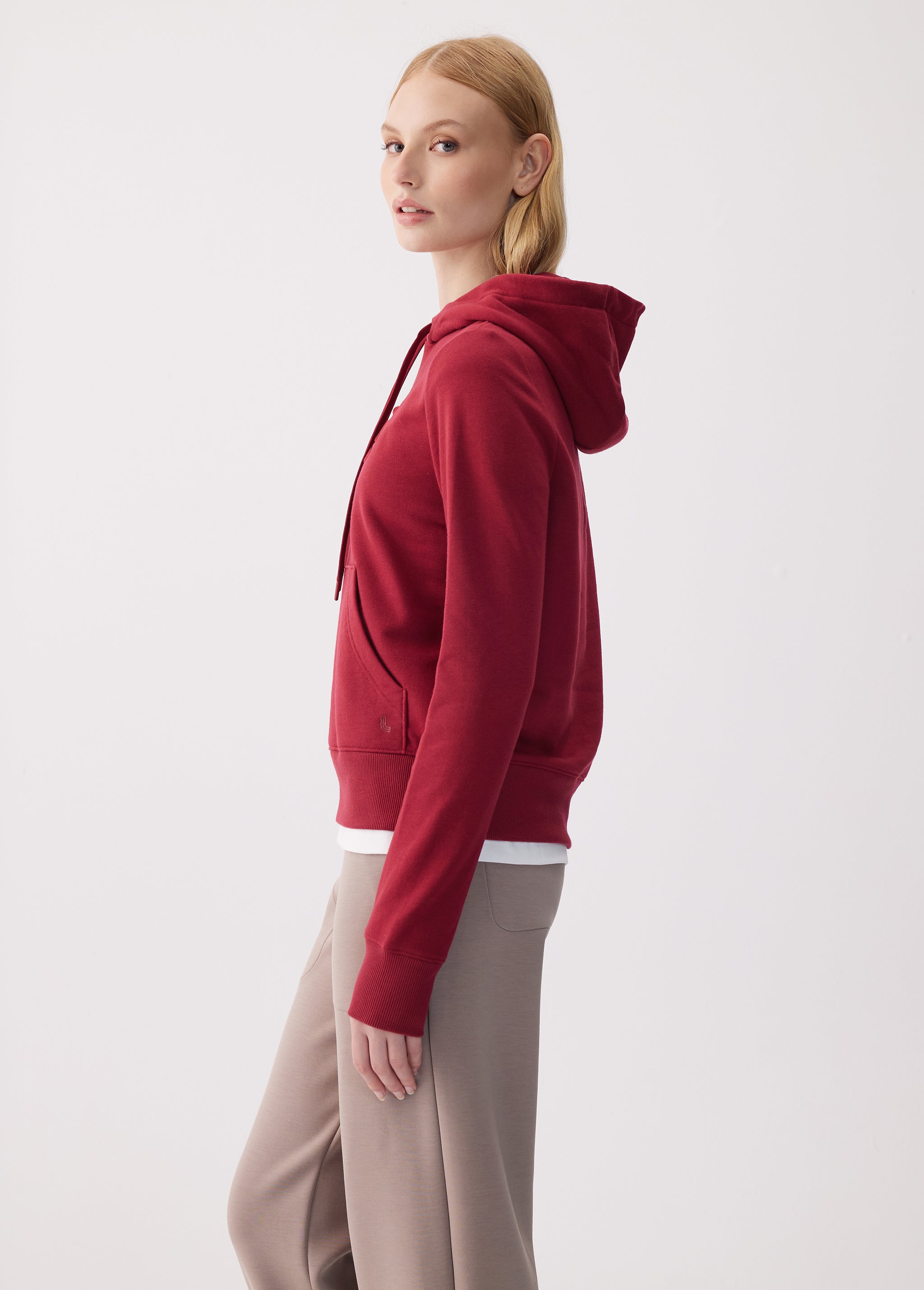 Lolë Icone Pullover Hoodie in Garnet dark red