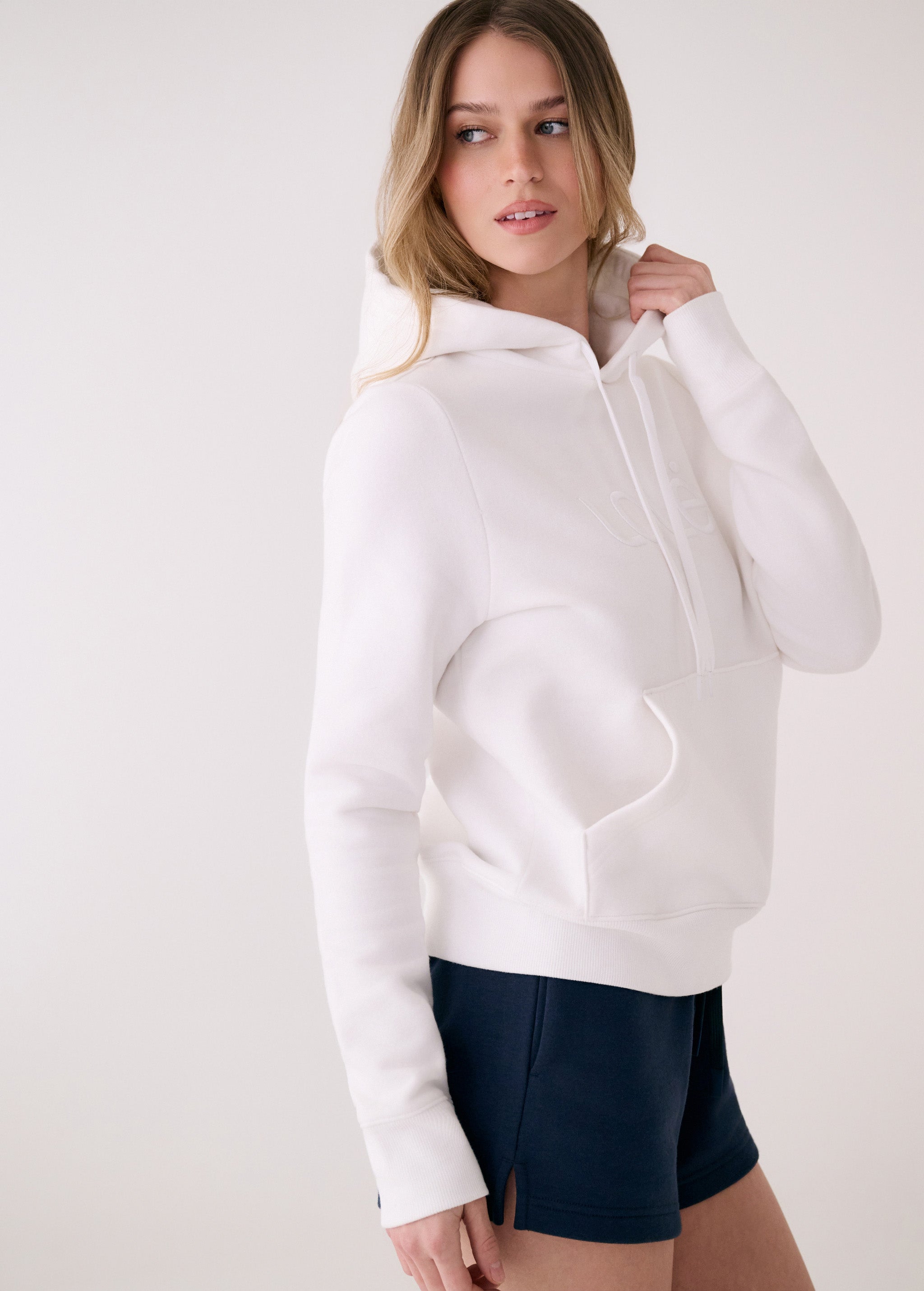 Lolë Icone Pullover Hoodie in white
