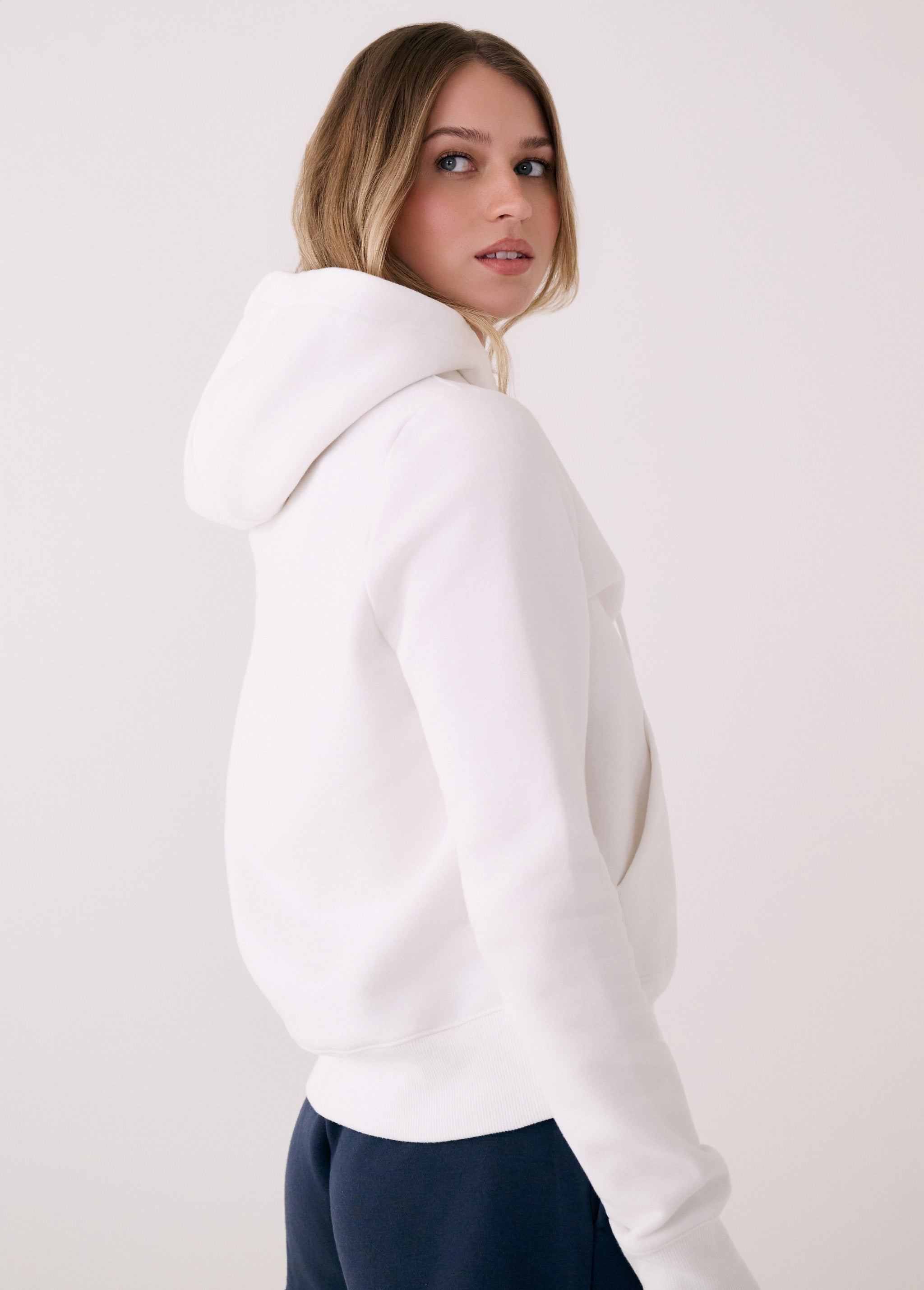 Lolë Icone Pullover Hoodie in white