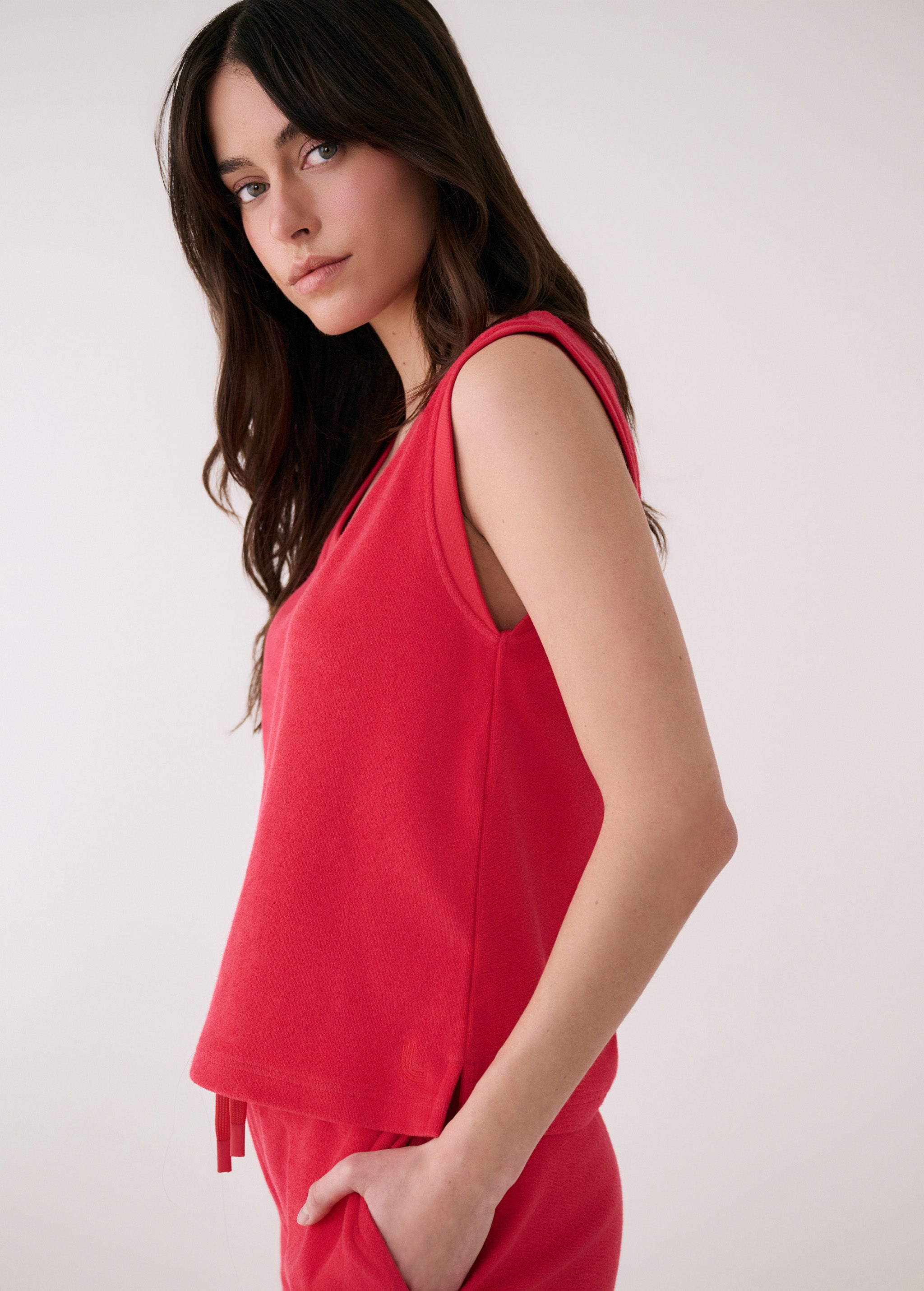 Lolë Coastal Tank Top in Poppy red — an effortless tank made for warm escapes