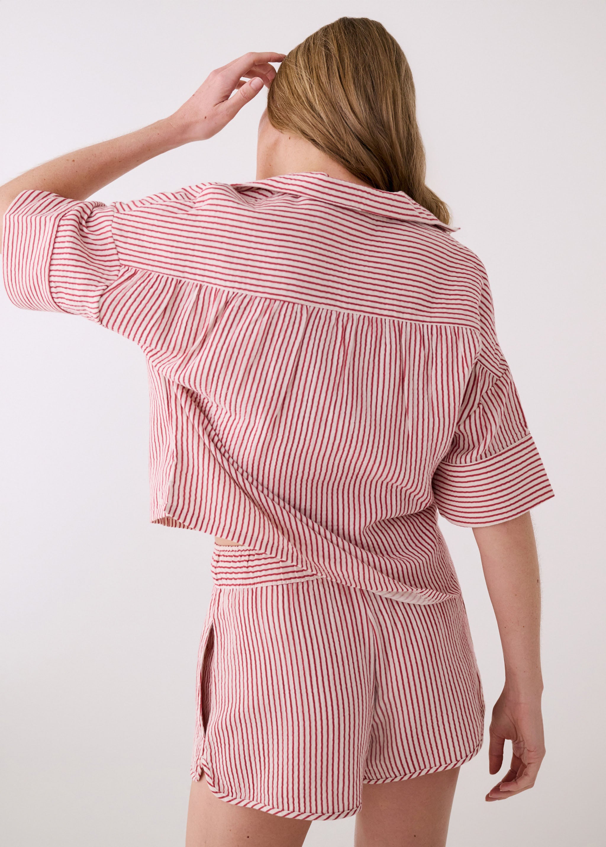 Lolë Bella Short Sleeve in pink stripe