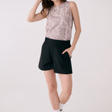 Lolë Olivie Shorts in black
