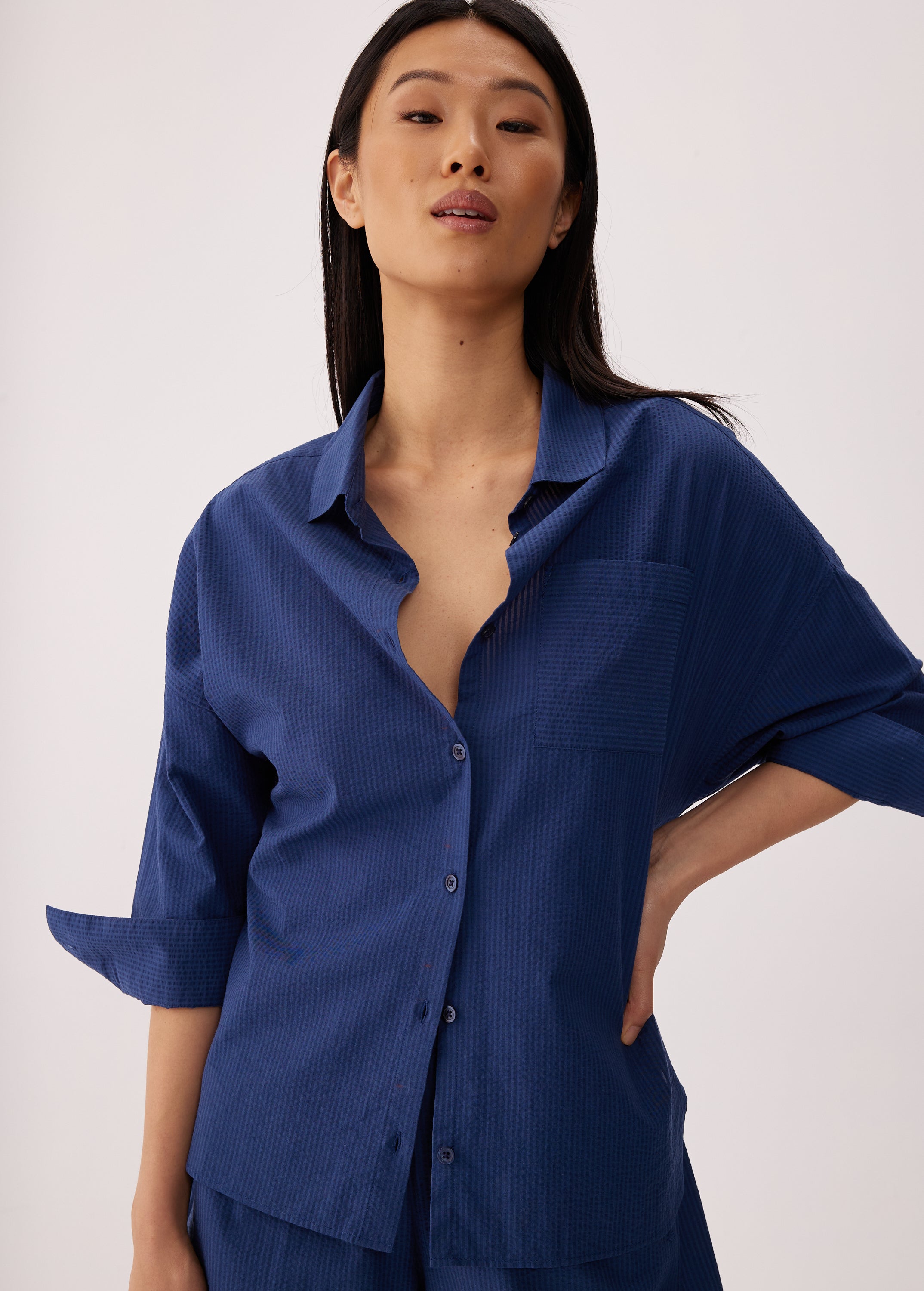 Lolë Latitude Shirt in Outerspace navy