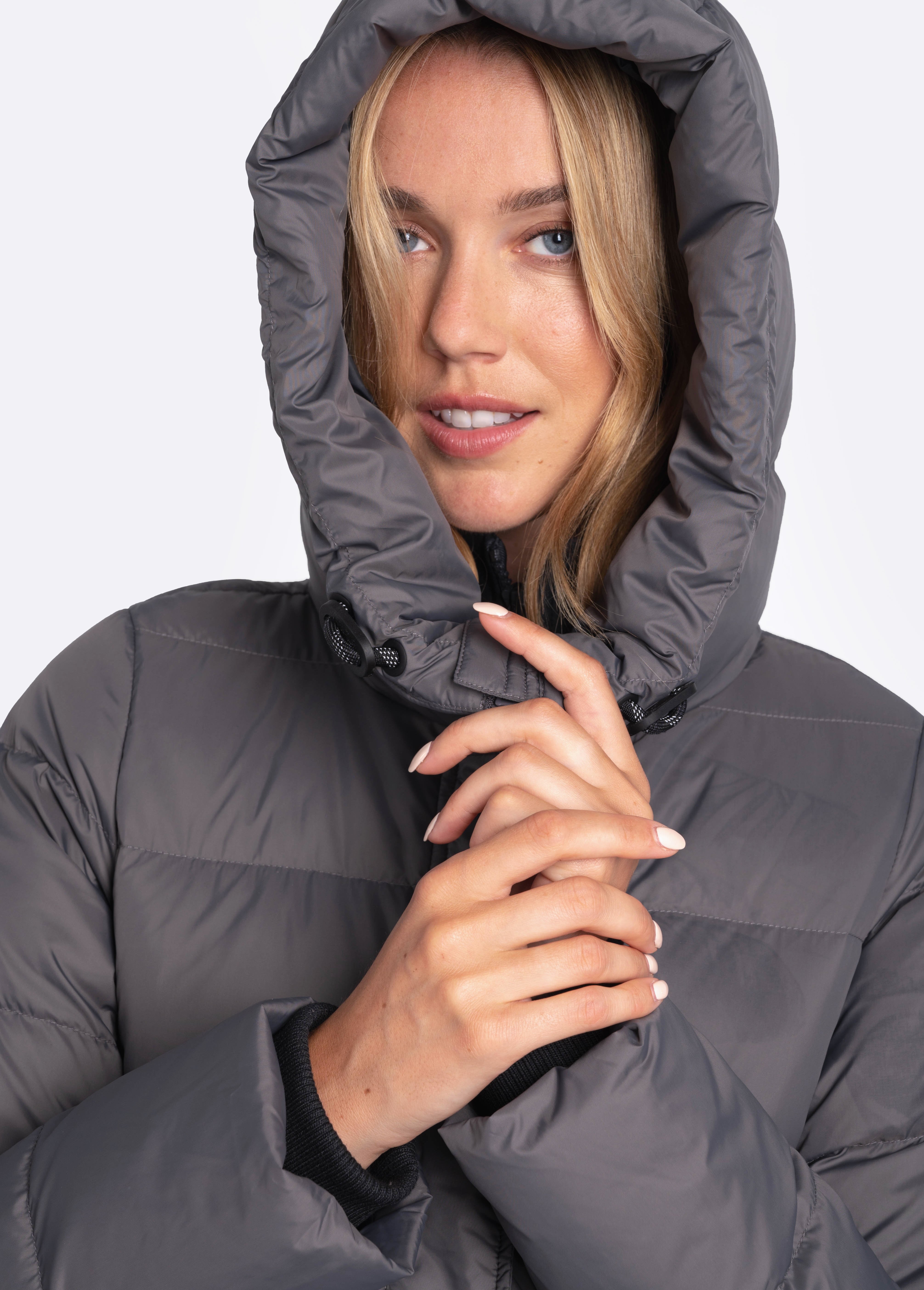Lolë Nora Down Jacket in Magnet charcoal
