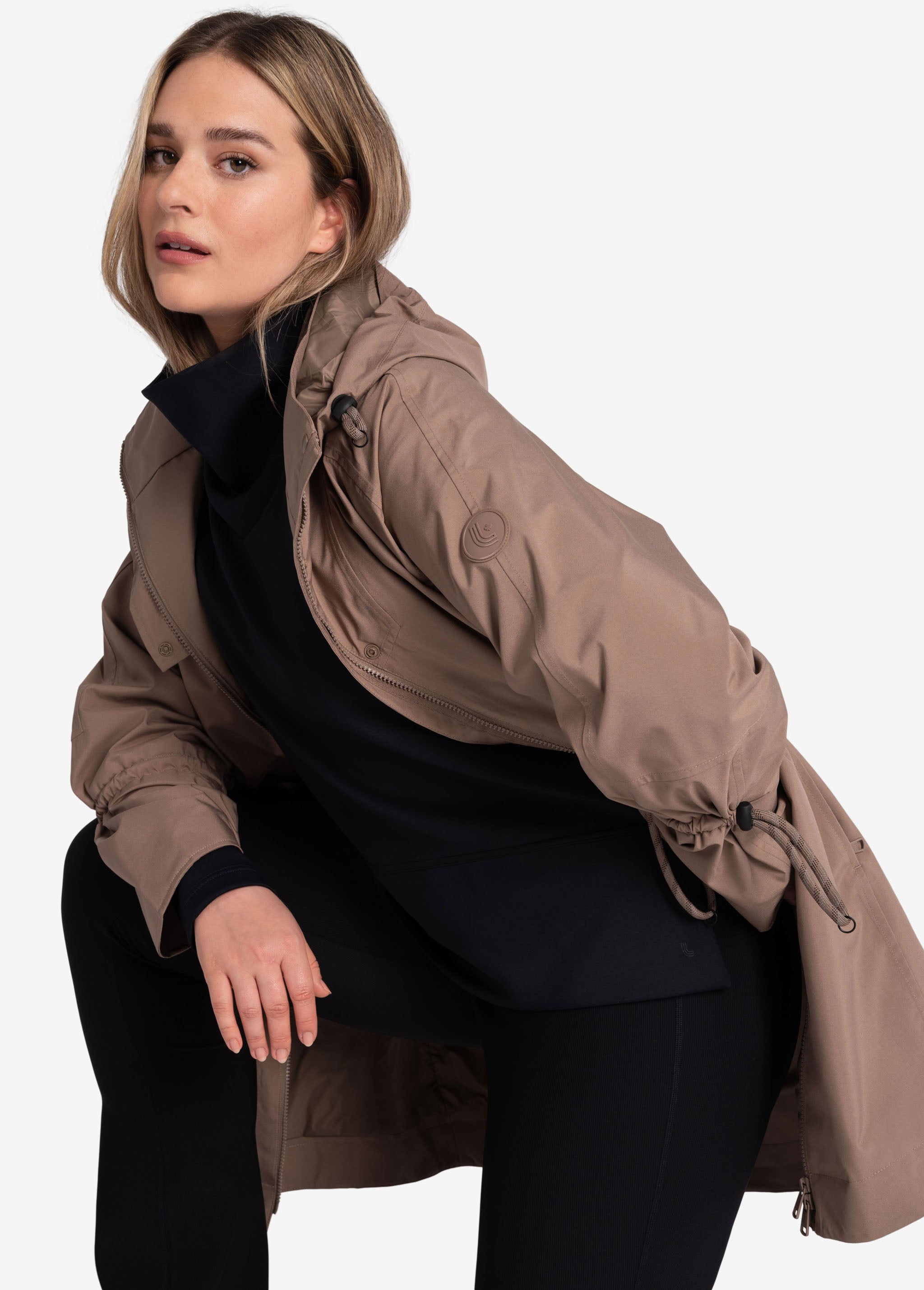 Lolë Piper Oversized Packable Rain Jacket in Fossil taupe