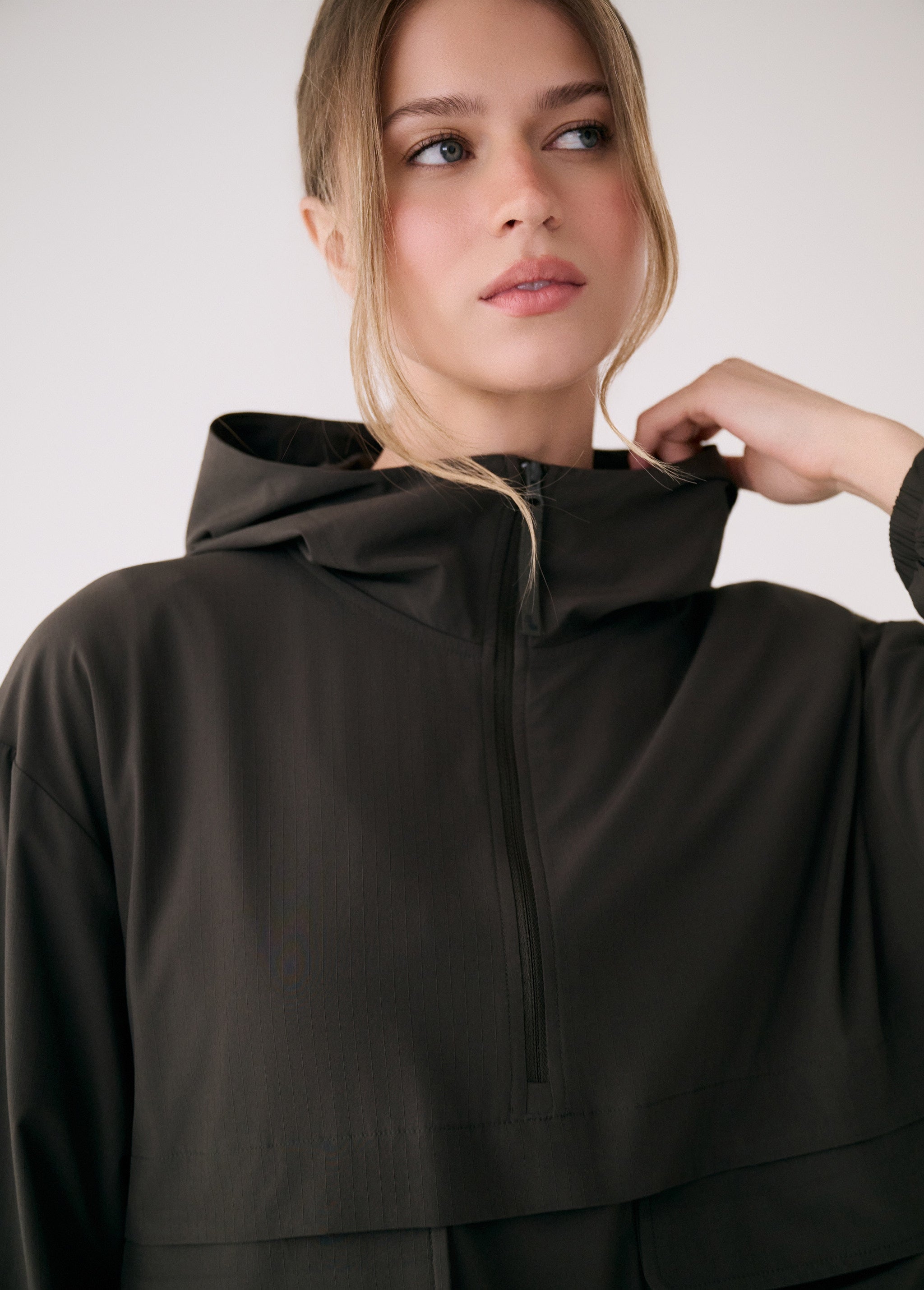 Lolë Sofia Anorak in olive