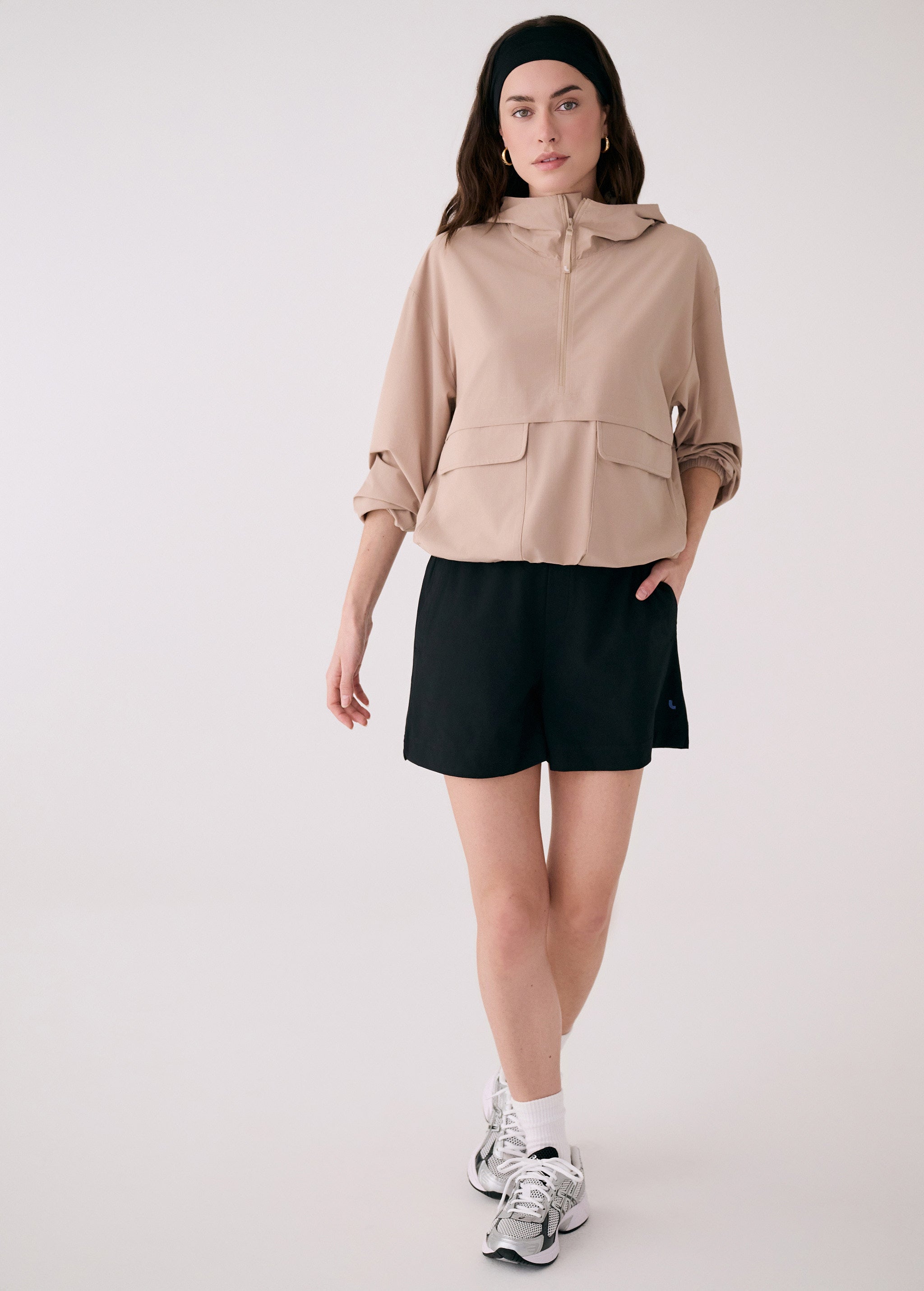 Lolë Sofia Anorak in Sandshell beige