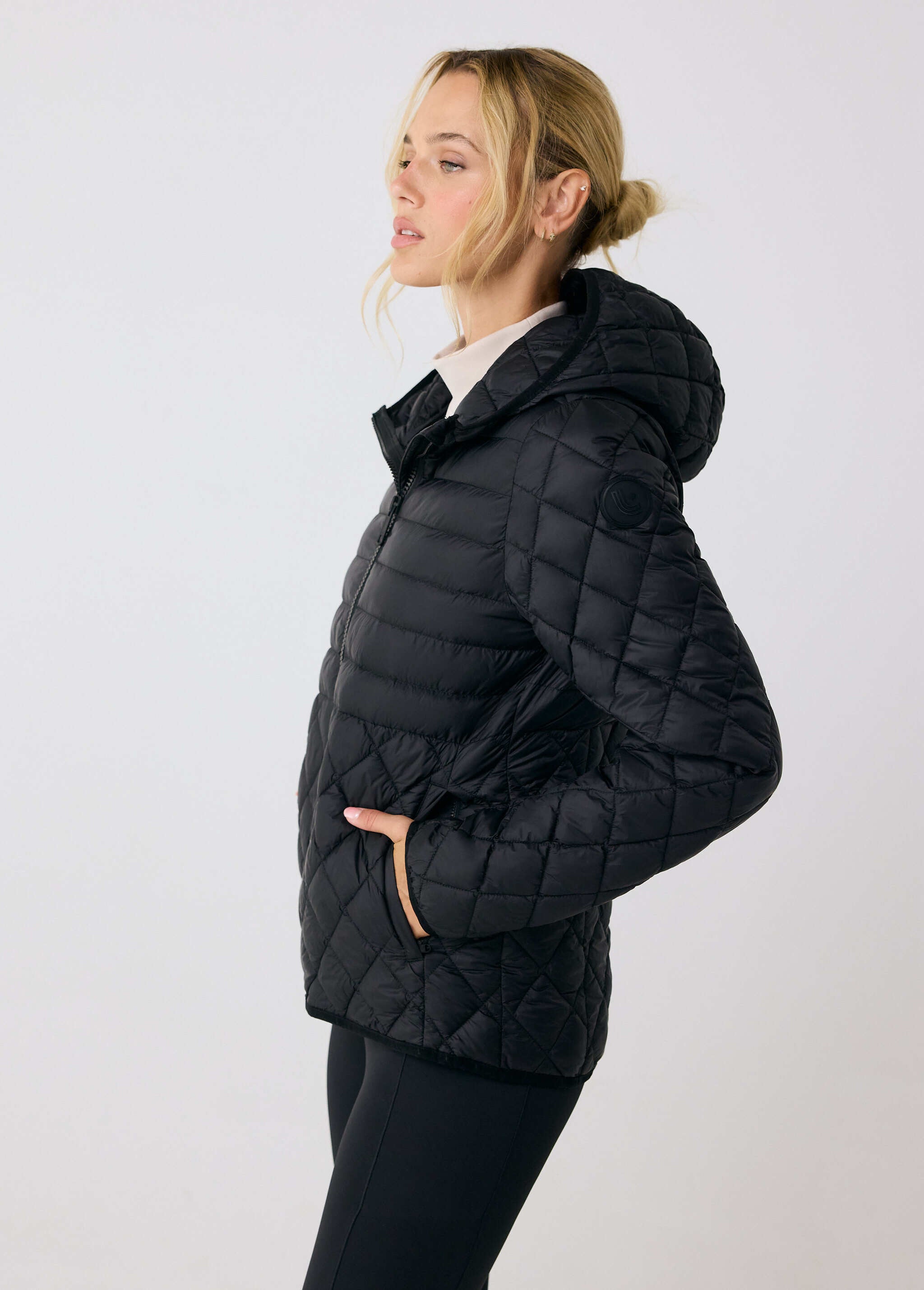 Lolë The Base Insulated Jacket in black