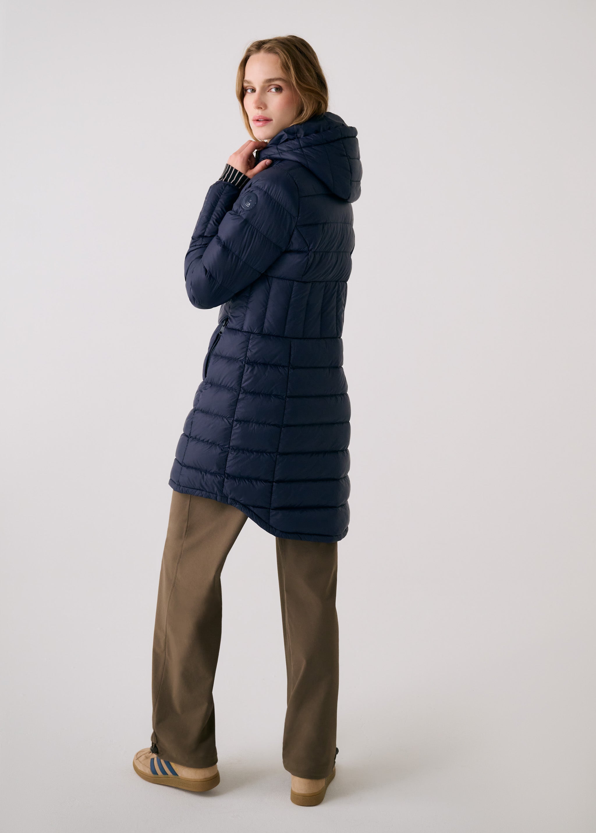 Lolë Claudia Down Jacket in Outerspace navy