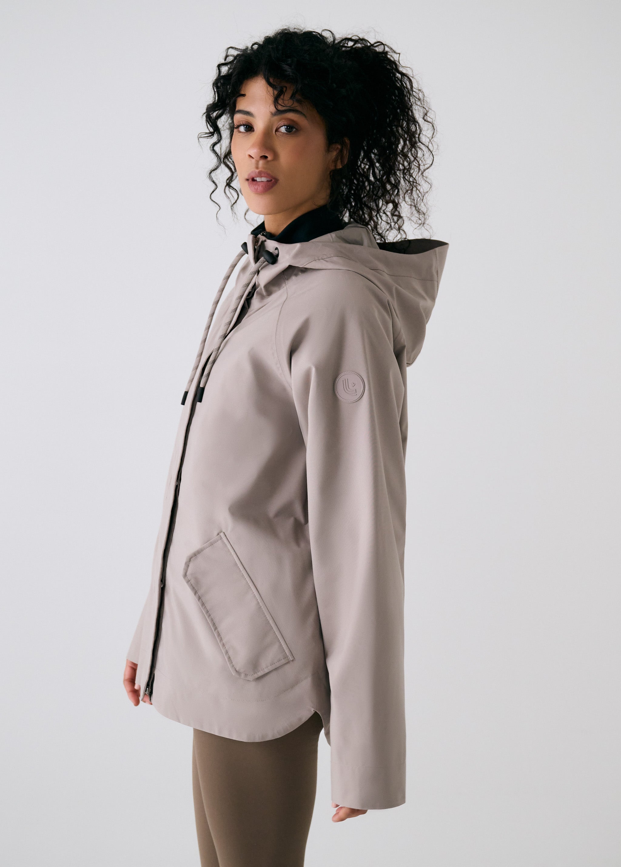 Lolë Lachine Rain Jacket in Pebble taupe