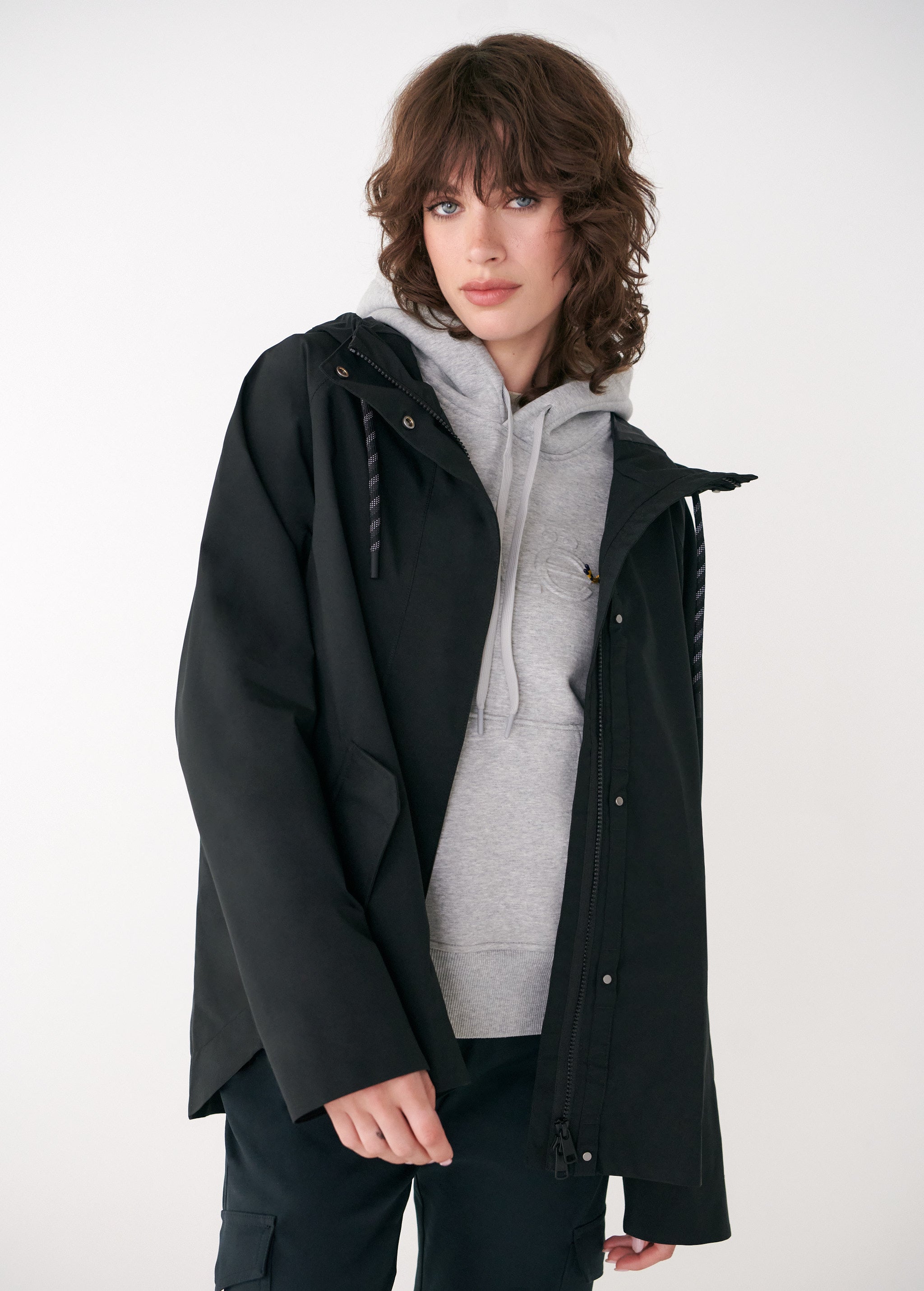Lolë Lachine Rain Jacket in black
