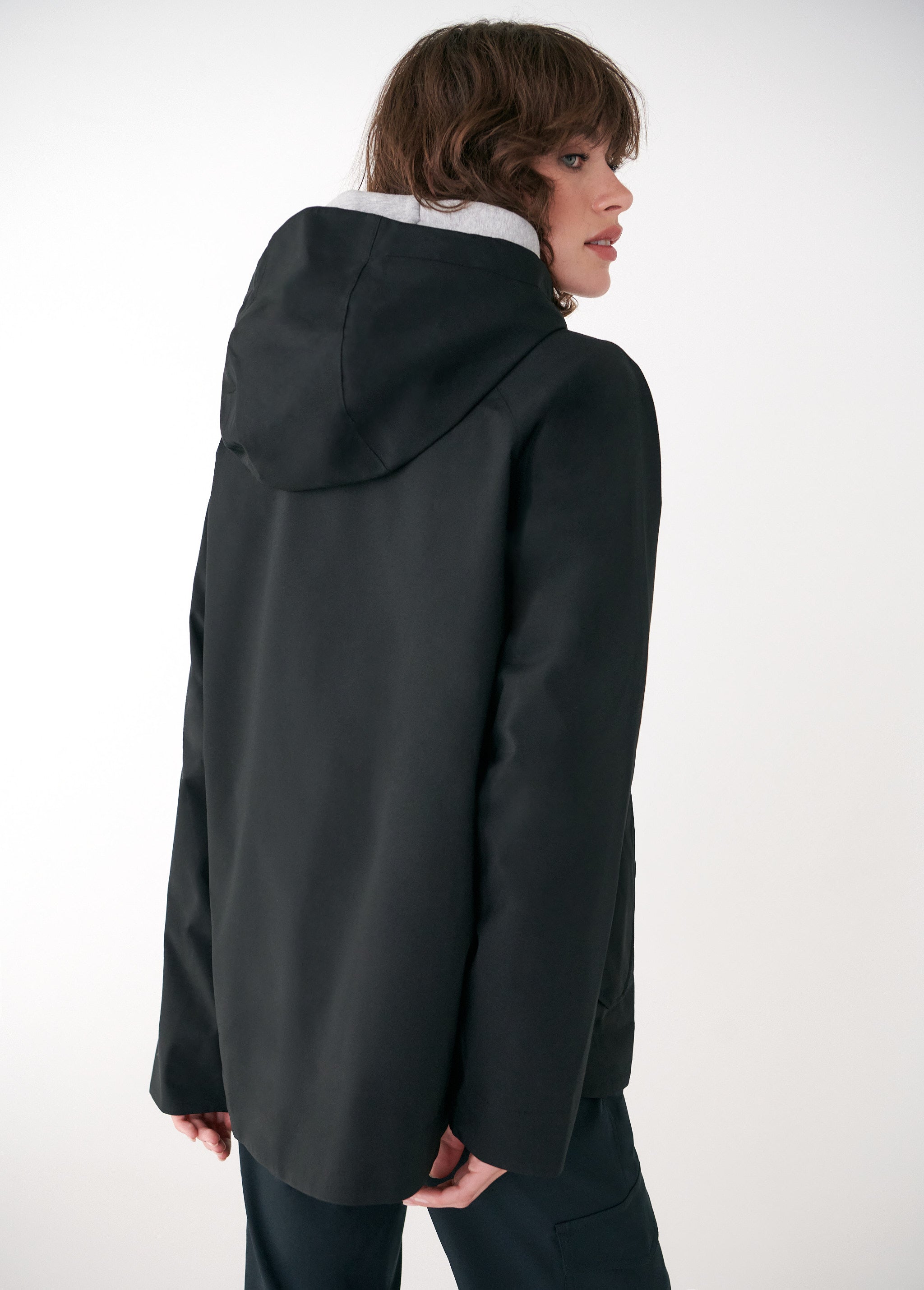 Lolë Lachine Rain Jacket in black