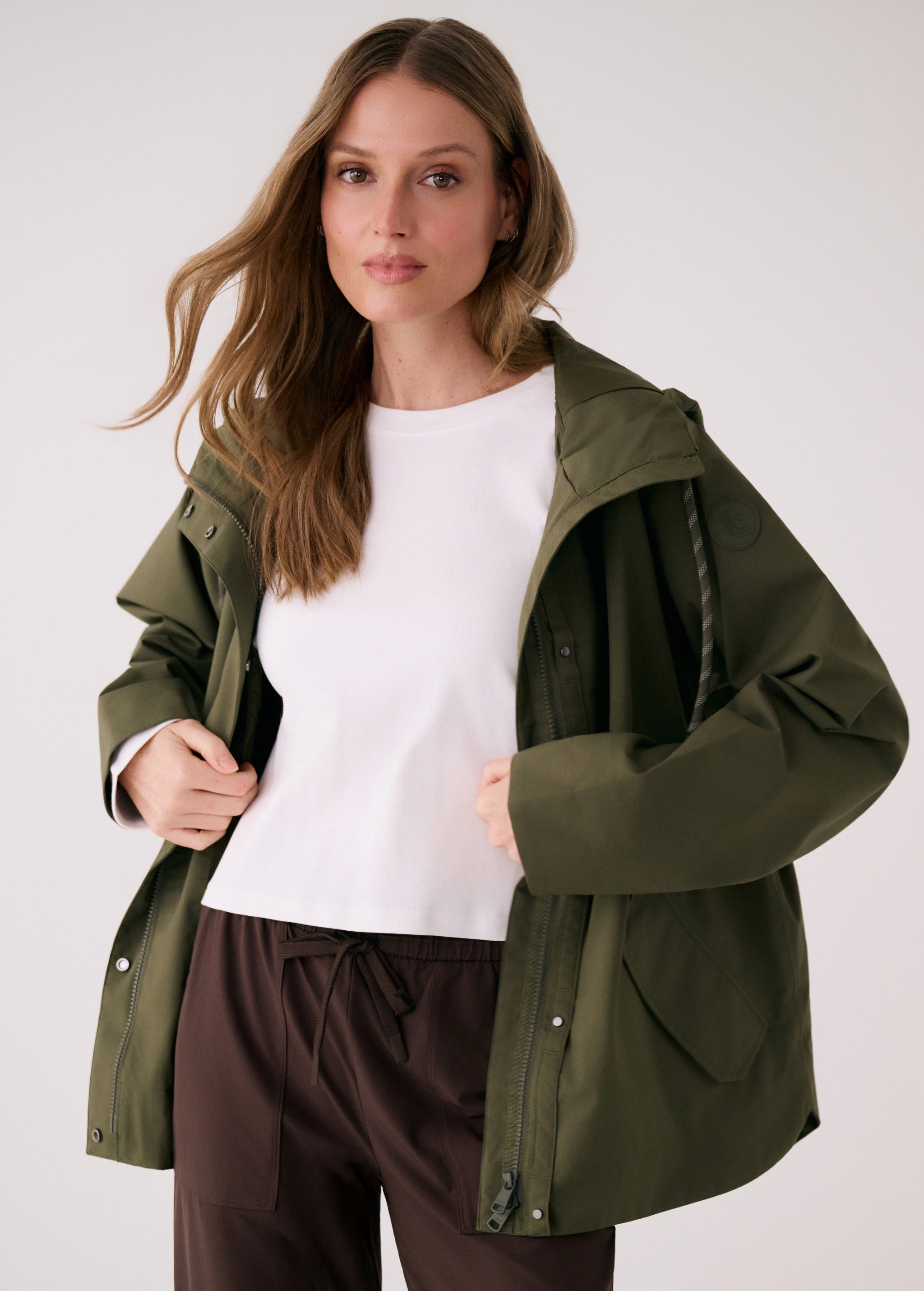 Lolë Lachine Rain Jacket in Moss olive green