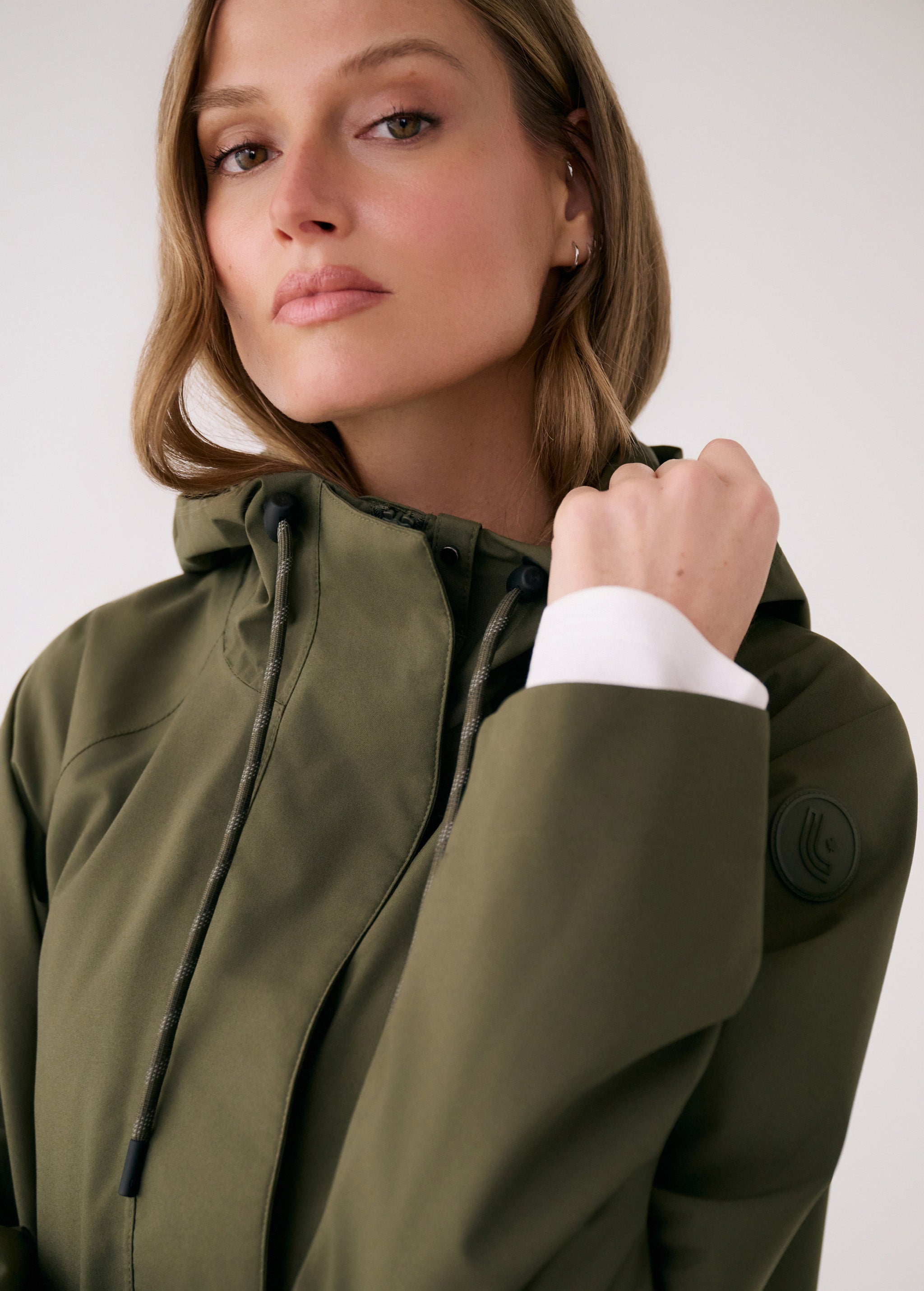 Lolë Lachine Rain Jacket in Moss olive green