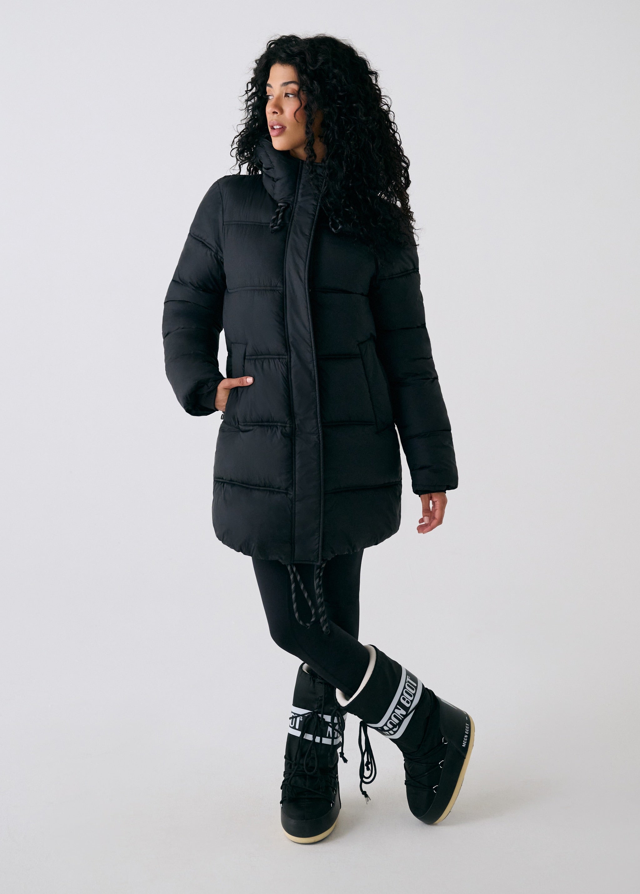 Lolë Modern Puffer Synth Down Jacket in black