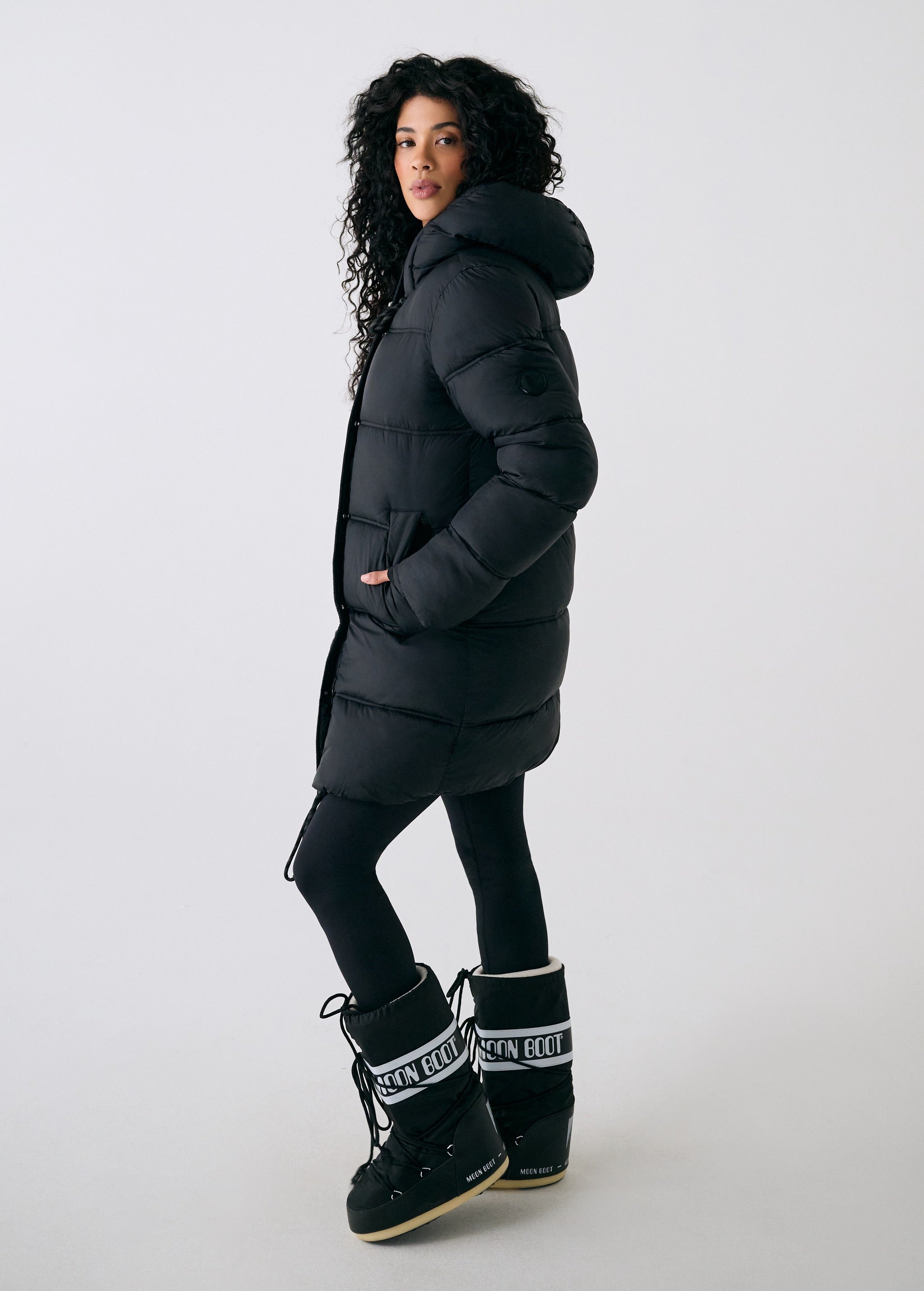 Lolë Modern Puffer Synth Down Jacket in black