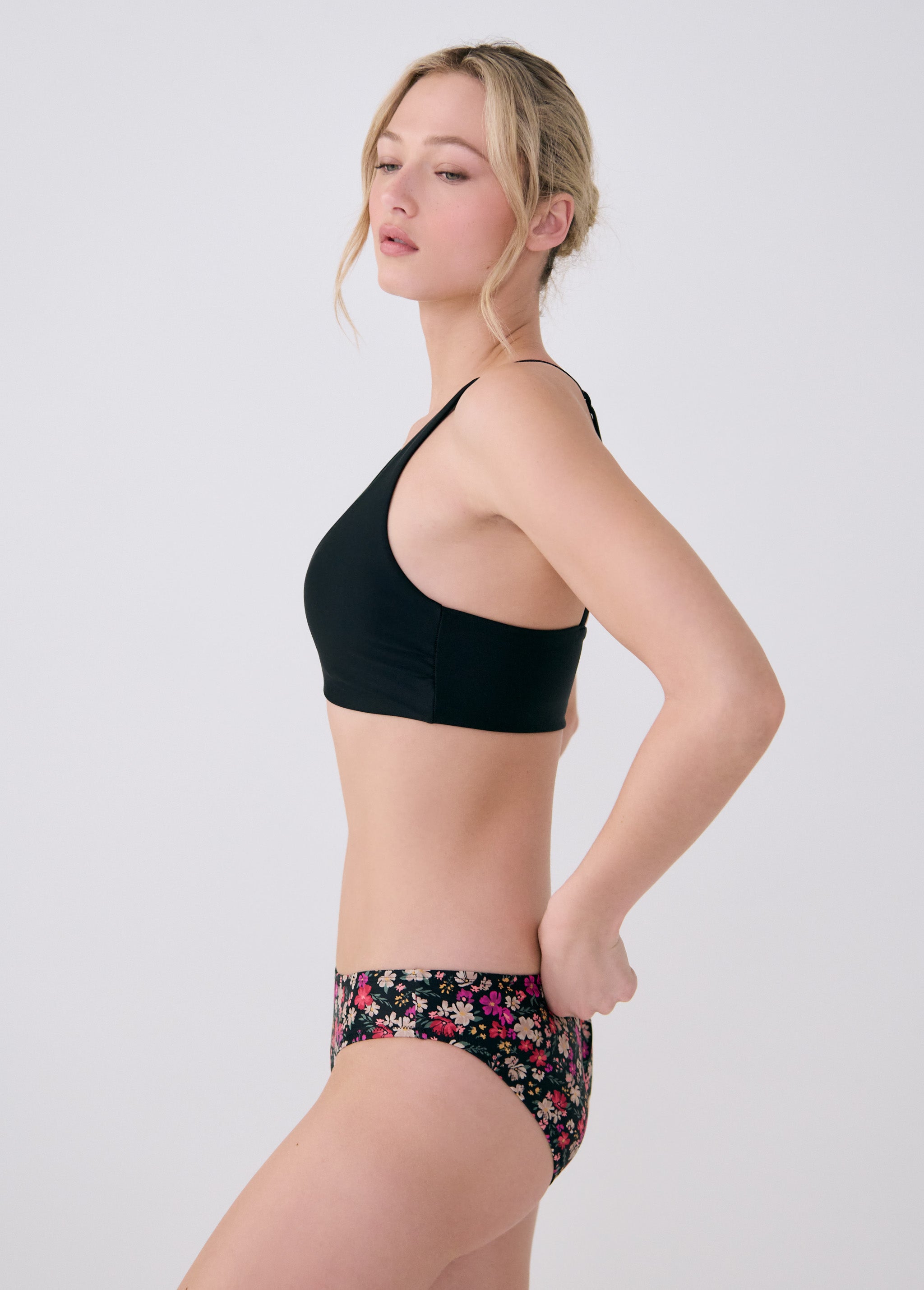 Lolë Caribbean Bottom in black floral print