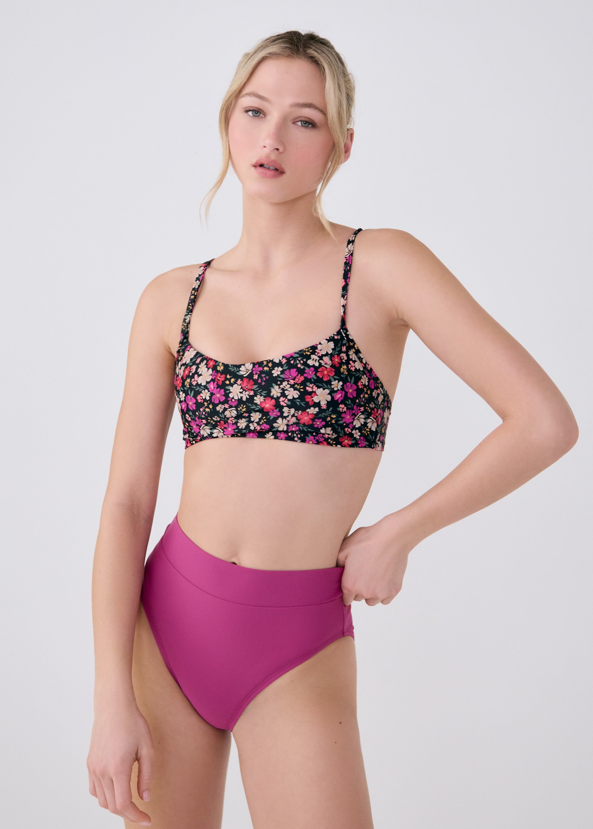 Lolë Catarina Bikini Top in black floral print