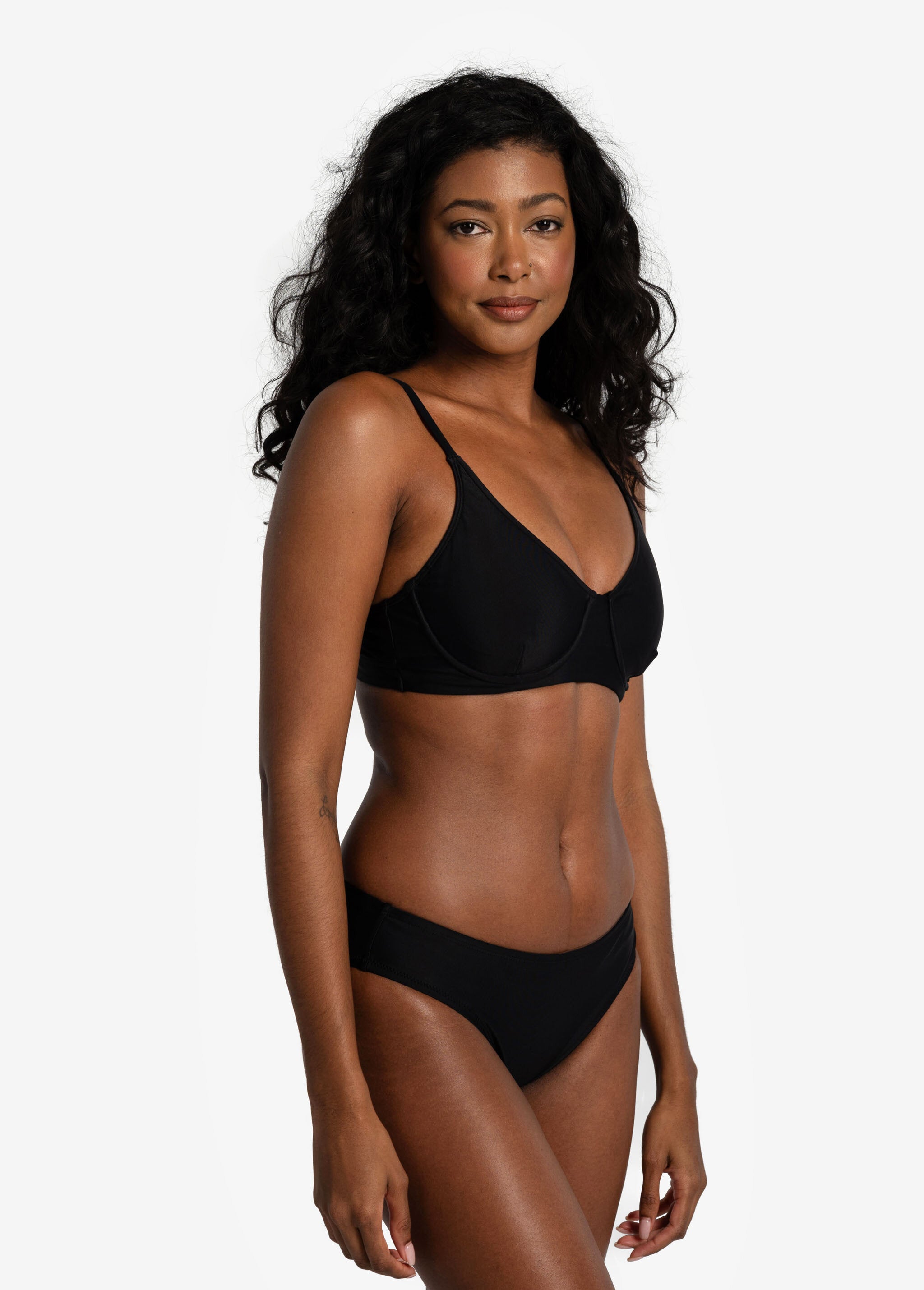 Lolë Amalfi Bikini Top in black