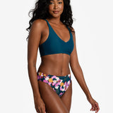 Lolë Ocean Bottom in navy floral print