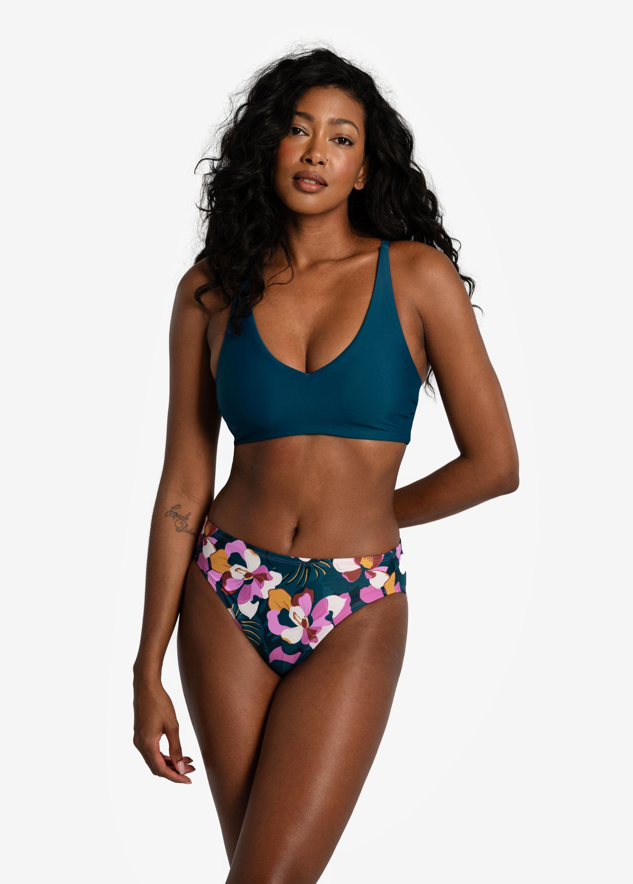 Lolë Ocean Bottom in navy floral print