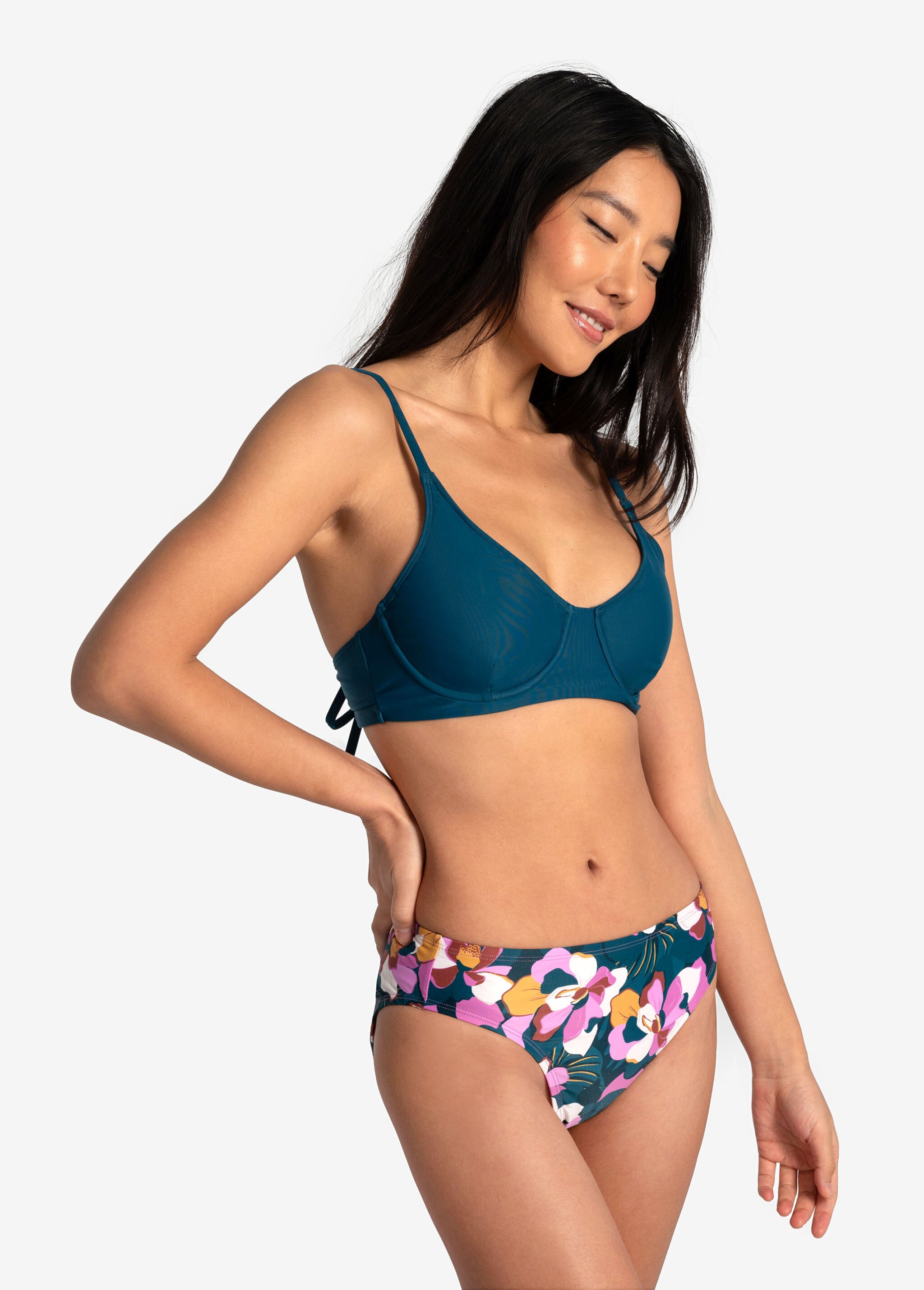 Lolë Ocean Bottom in navy floral print