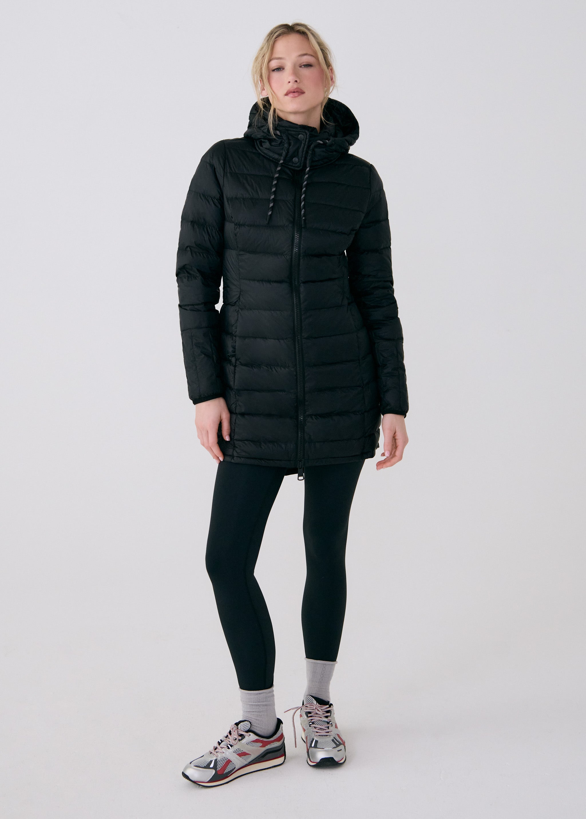 Lolë Claudia Down Jacket in black