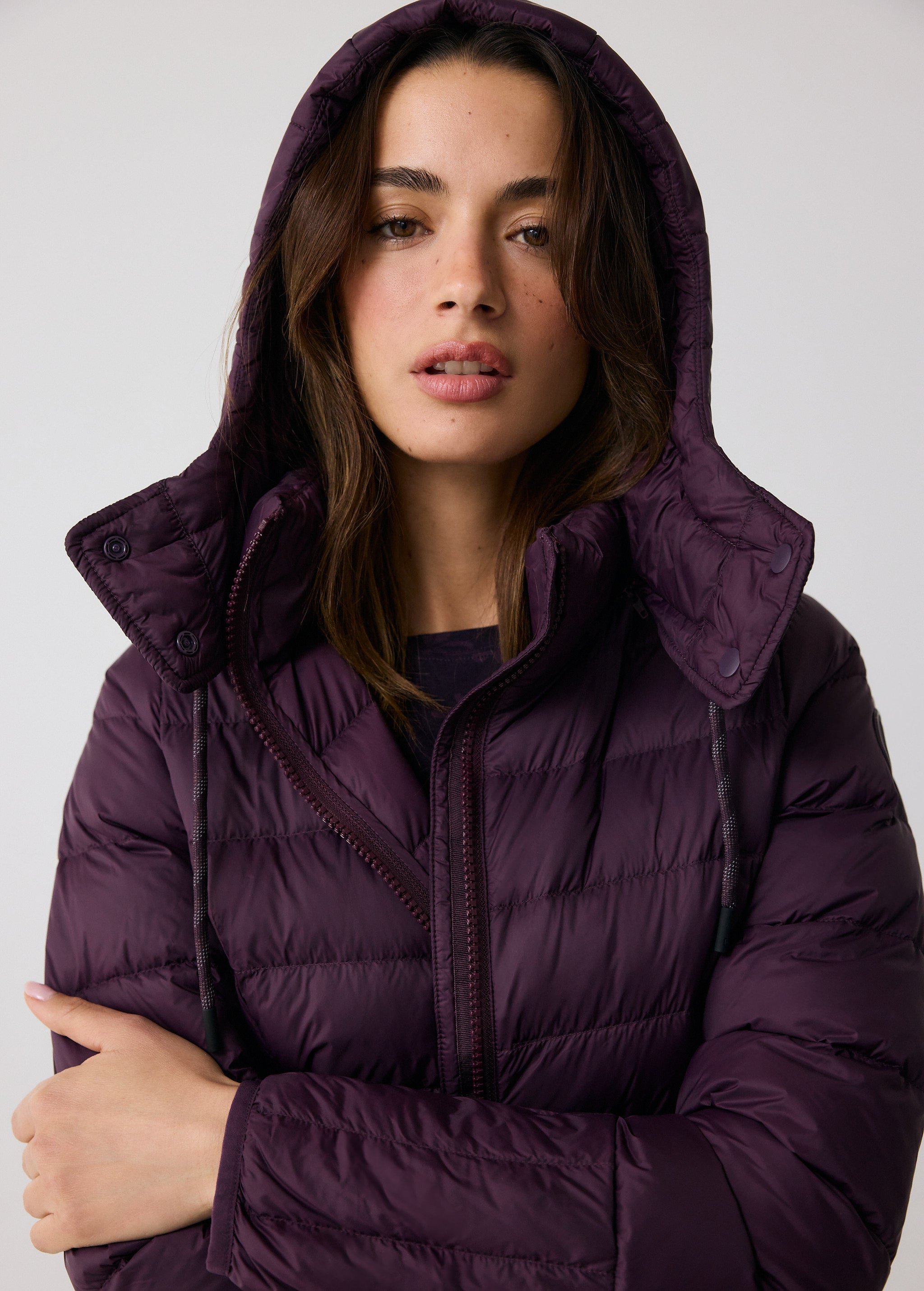 Lolë Claudia Down Jacket in Fig plum