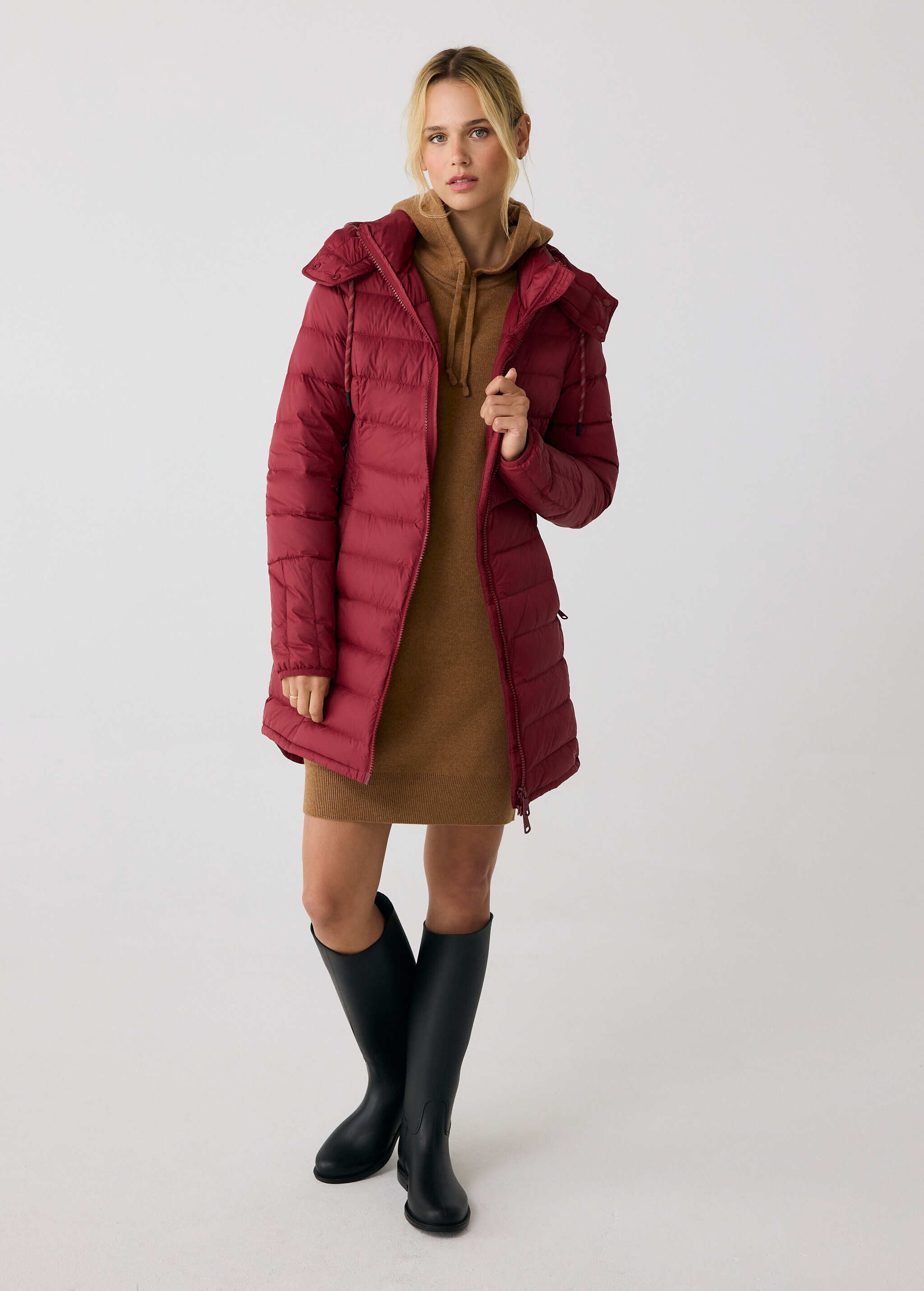 Lolë Claudia Down Jacket in red