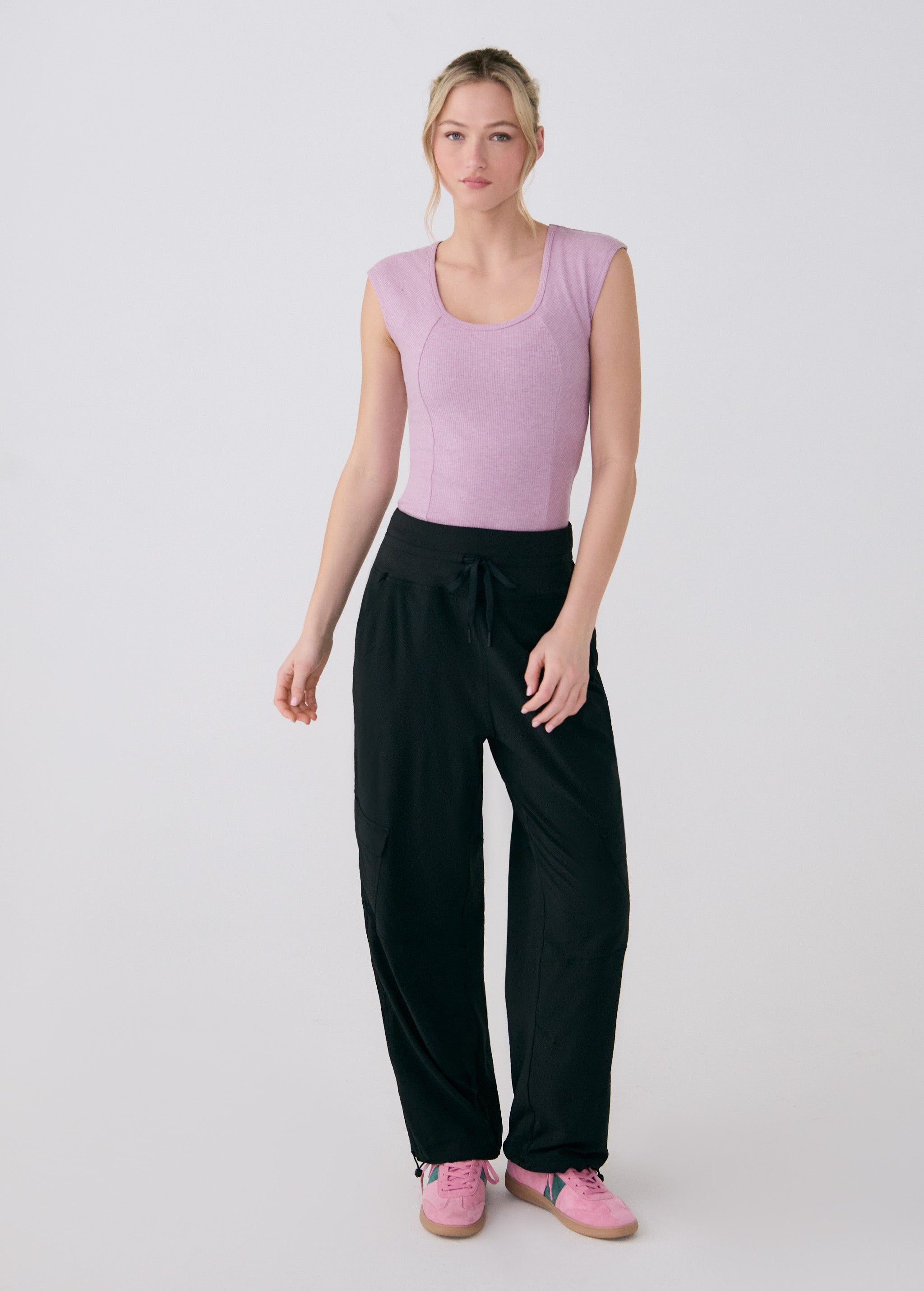 Lolë Momentum Cargo Pants in black